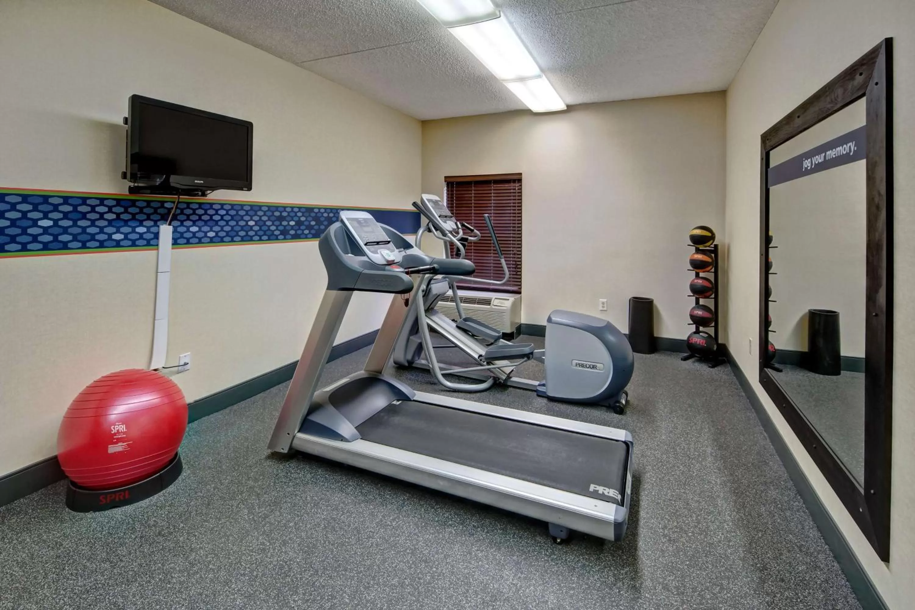 Fitness centre/facilities in Hampton Inn by Hilton Clarksville