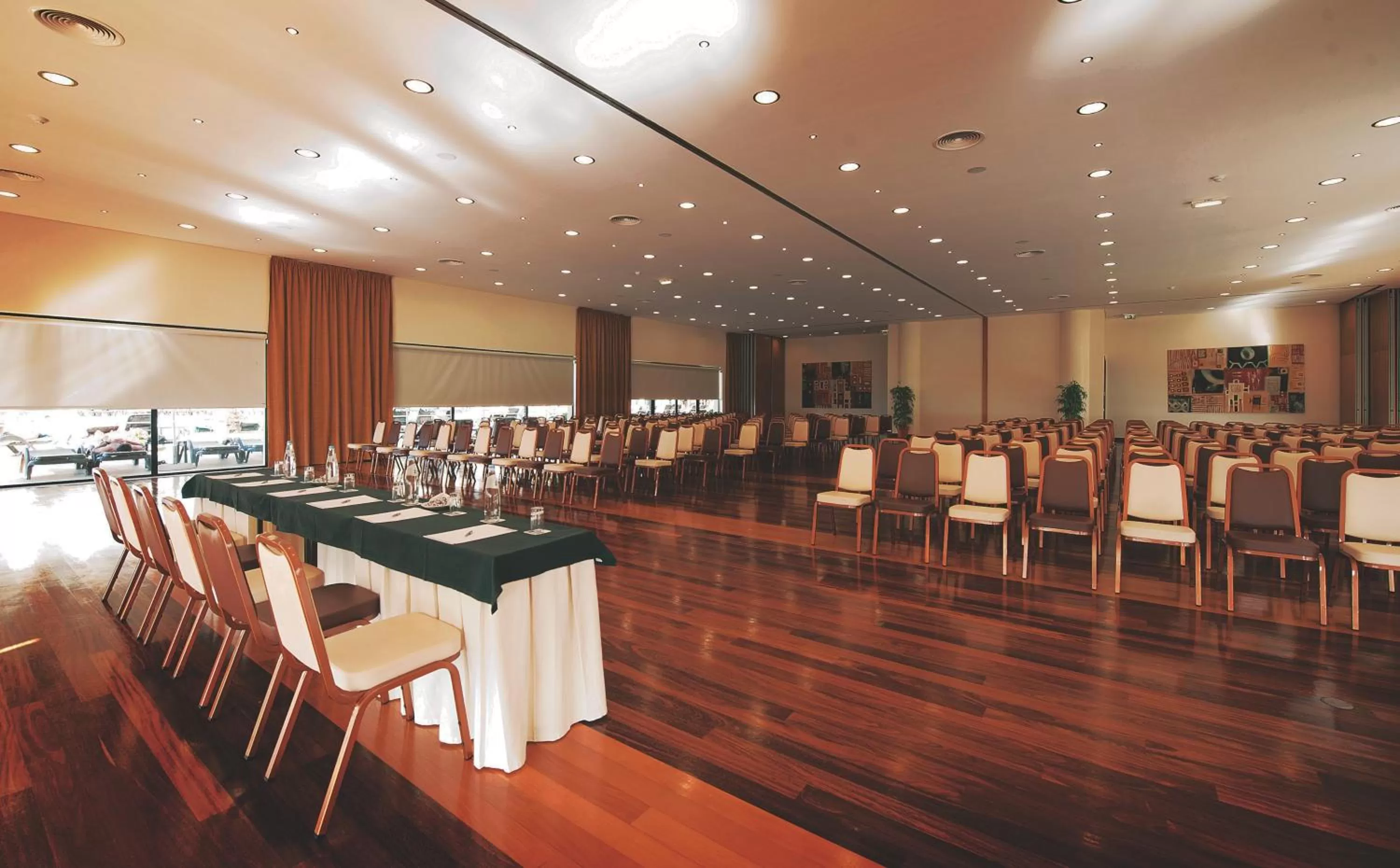 Business facilities in Vila Gale Santa Cruz