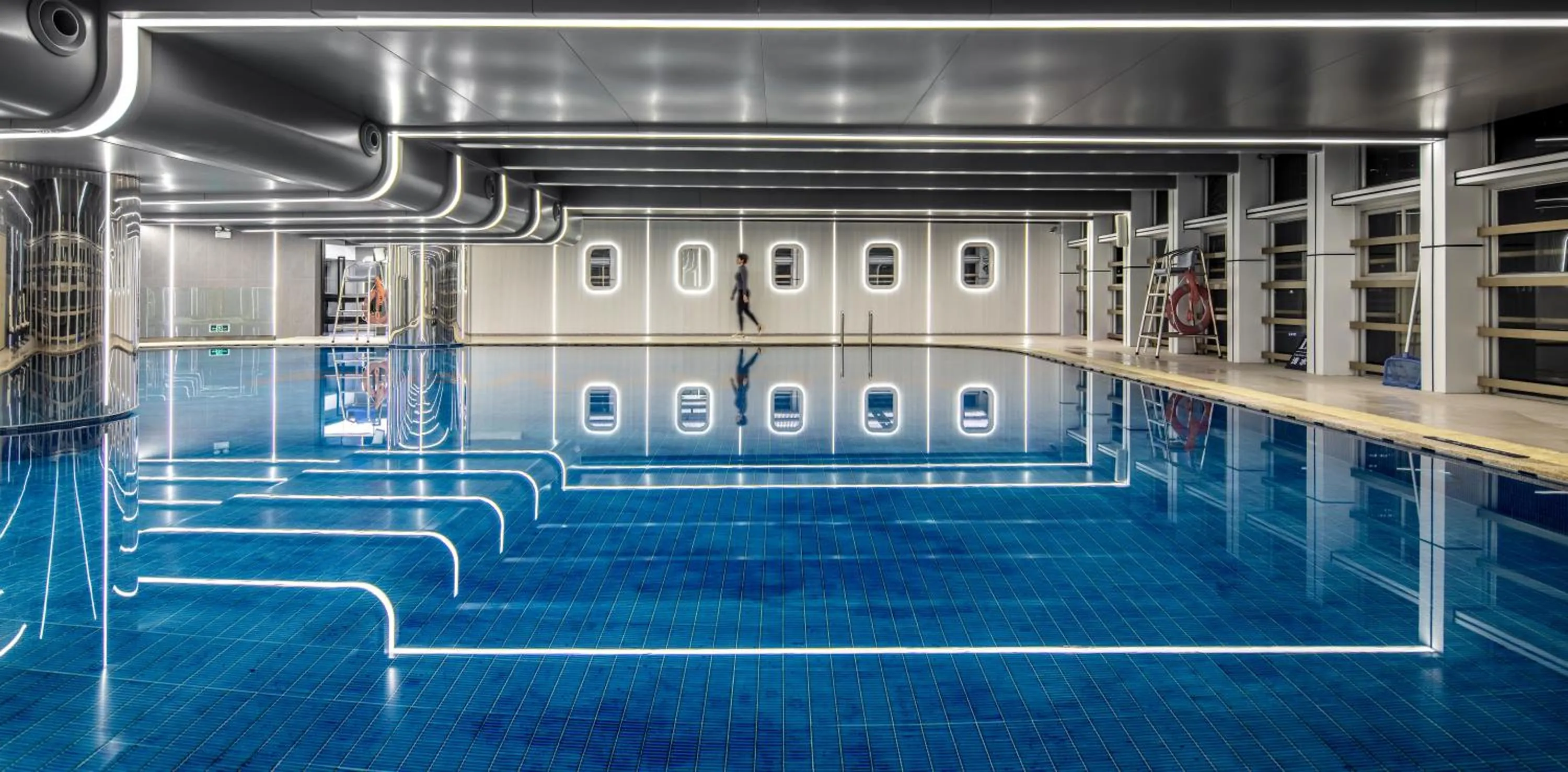 Swimming pool in Shenzhenair International Hotel