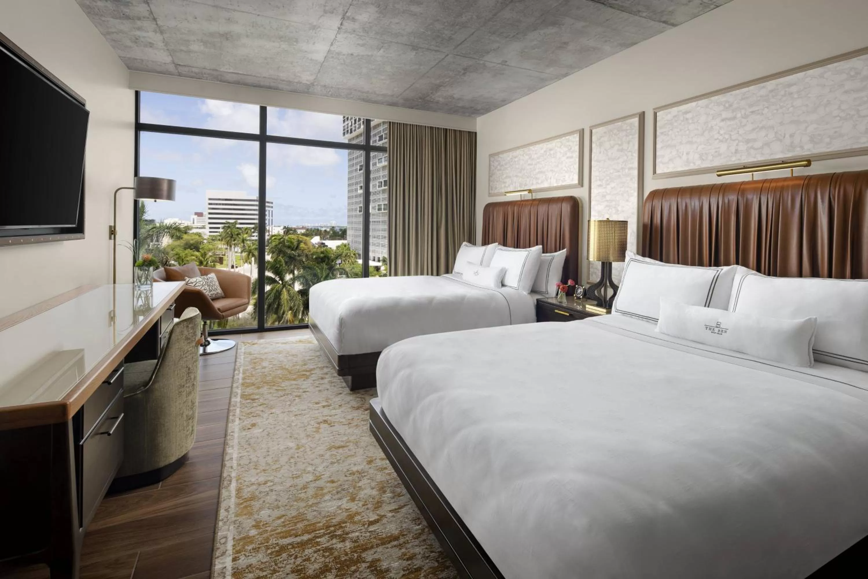 Photo of the whole room, Bed in The Ben, Autograph Collection