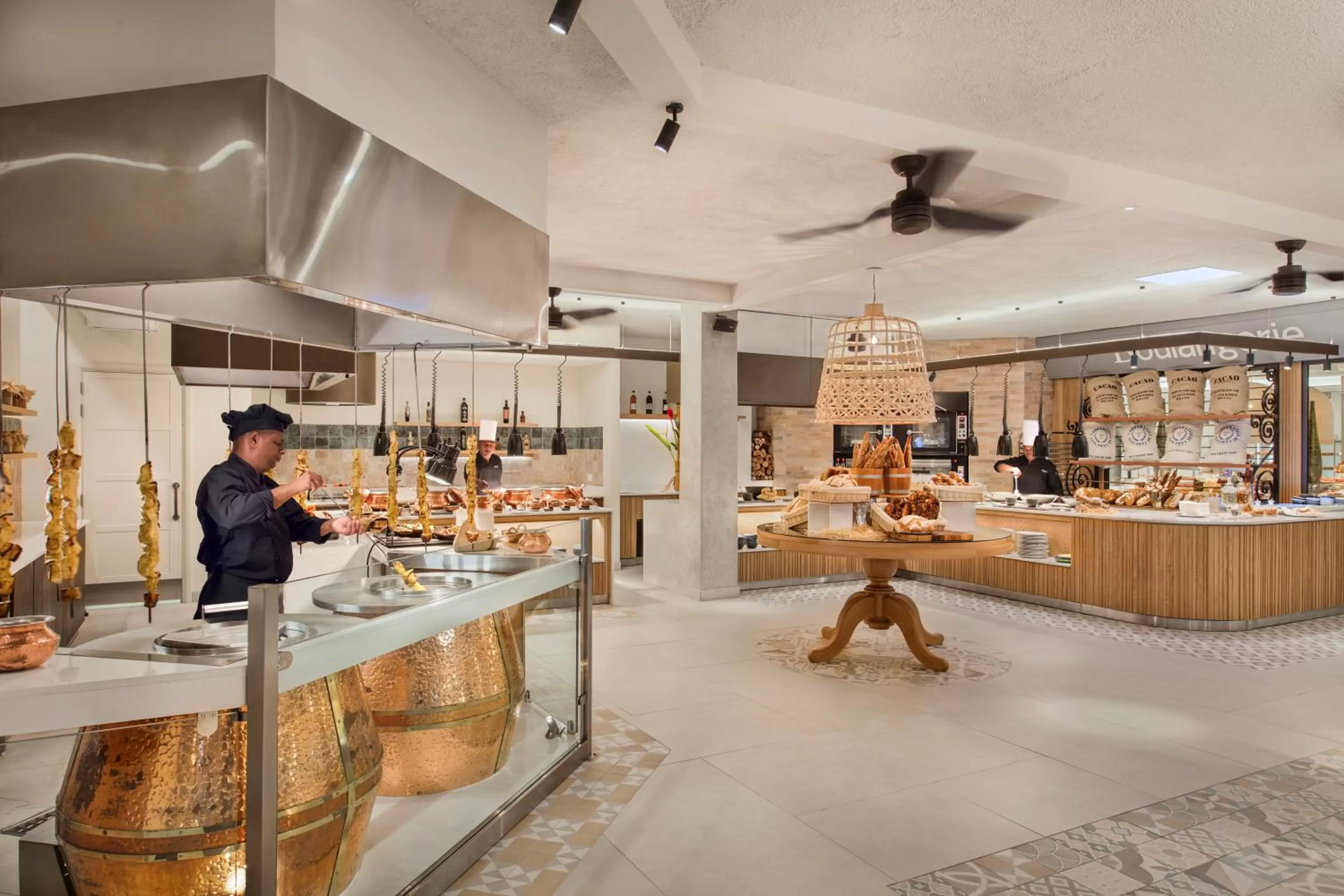 Restaurant/places to eat in Constance Belle Mare Plage