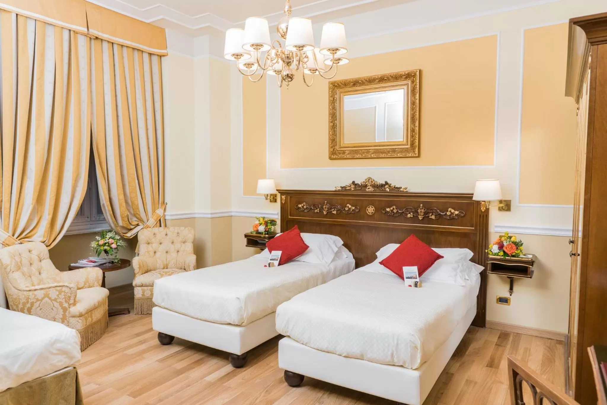 Bedroom, Bed in Hotel Bristol Palace