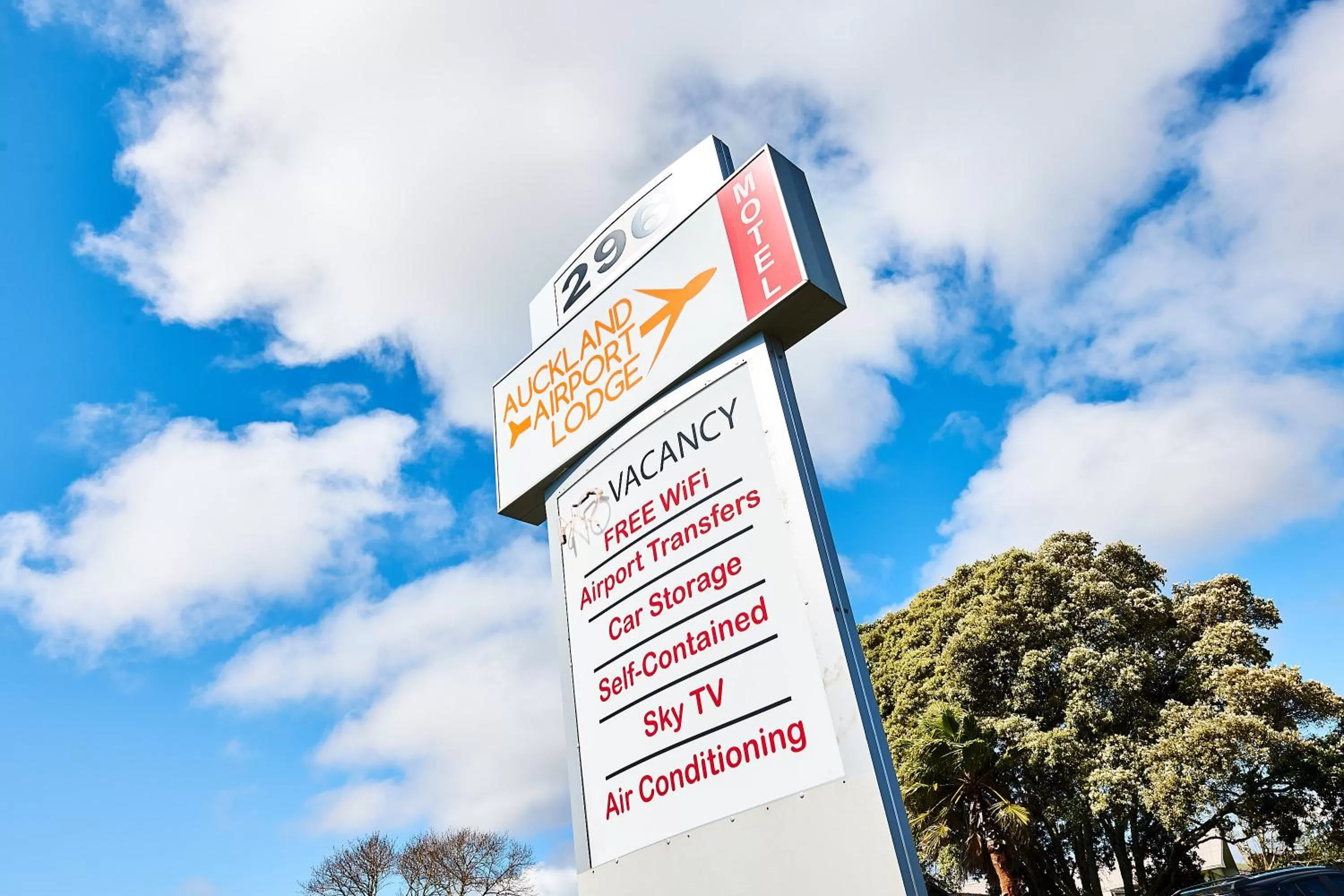 Property logo or sign in Auckland Airport Lodge