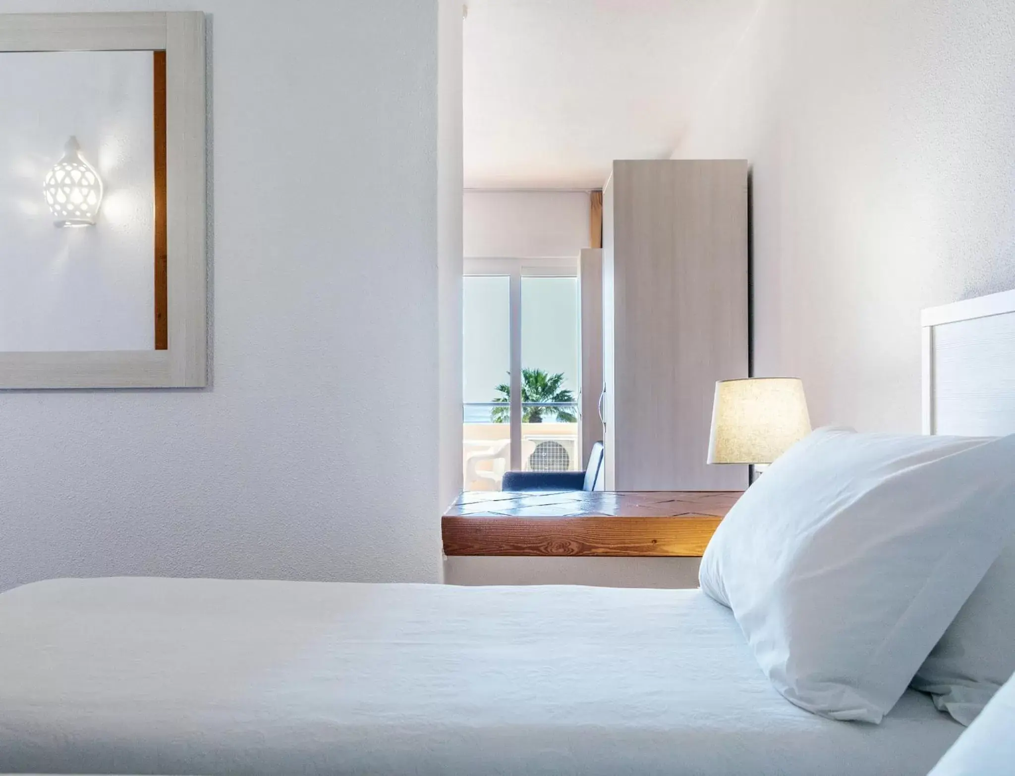 Studio with Sea View (2 Adults + 2 Children) in Dom Pedro Lagos Studio with Sea View (2 Adults + 2 Children) in Dom Pedro Lagos