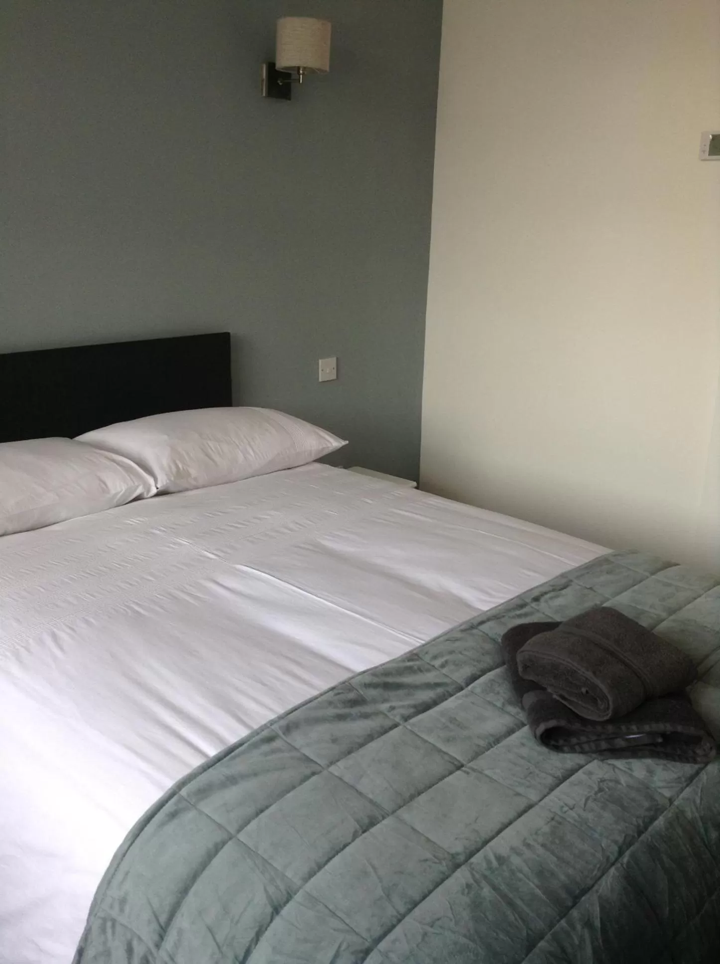 Bed in The Bear On The Square