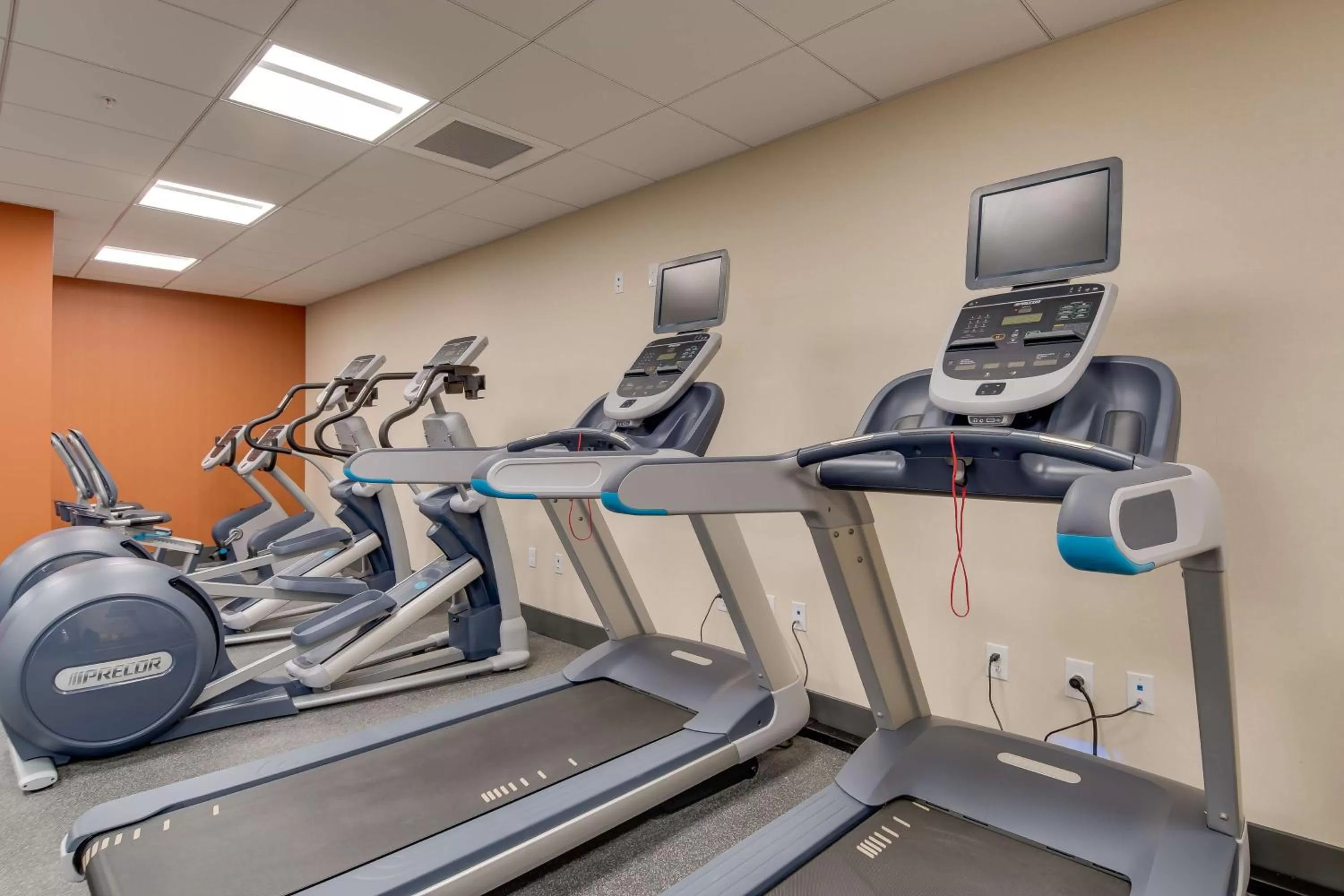 Fitness centre/facilities in Hampton Inn & Suites Los Angeles - Glendale