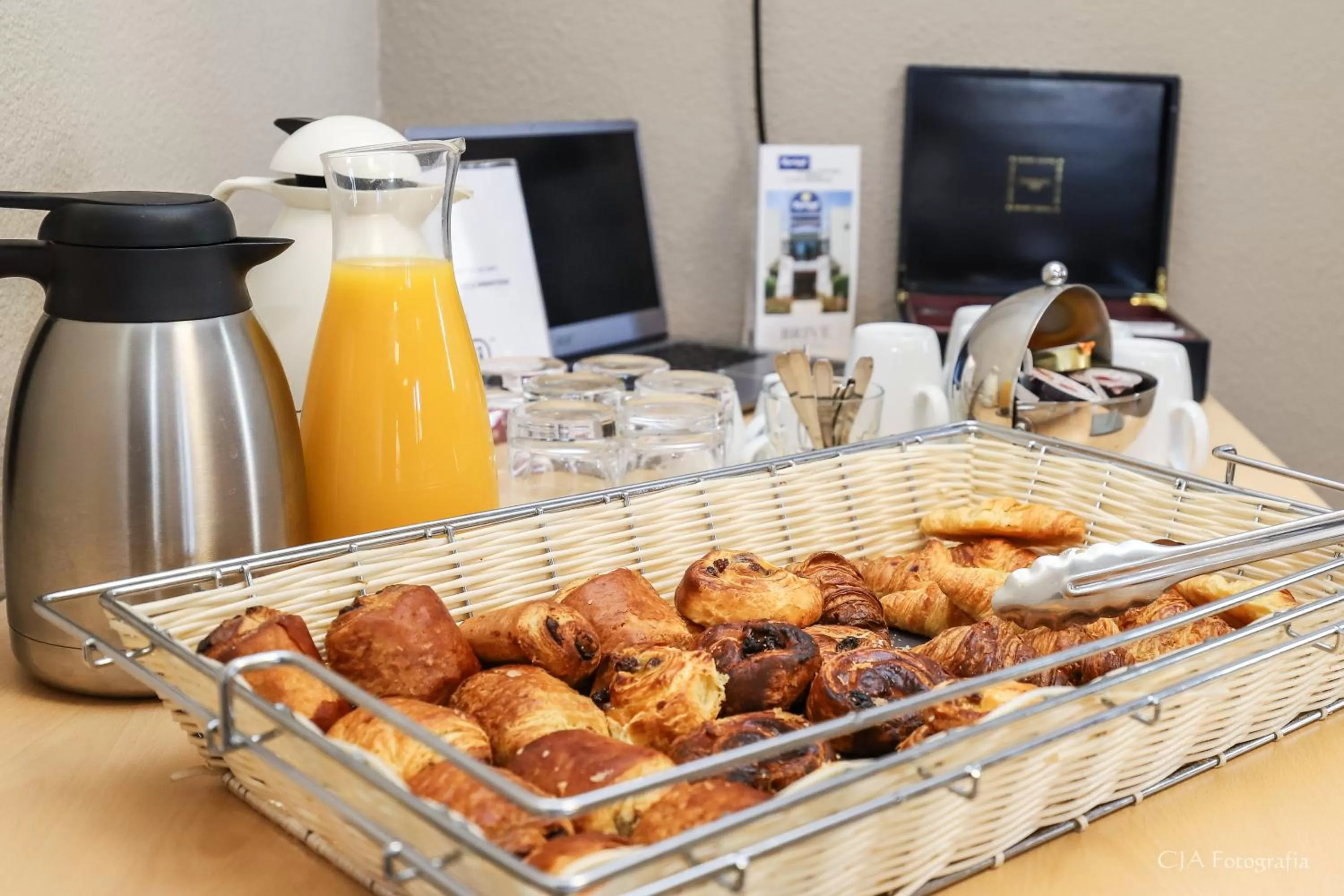 Breakfast in Hotel Restaurant Kyriad Brive Centre