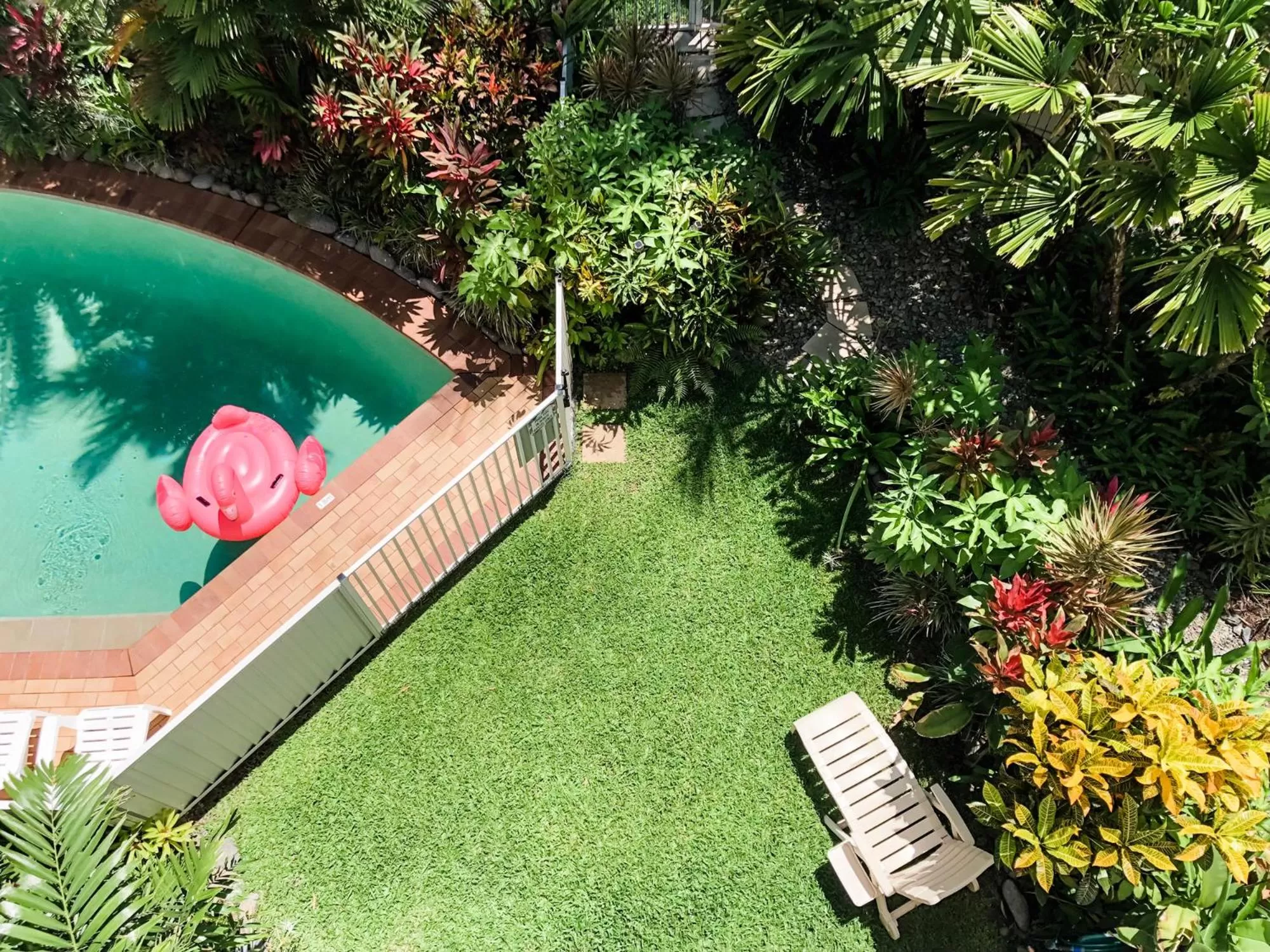 Swimming pool in Villa Beach Palm Cove