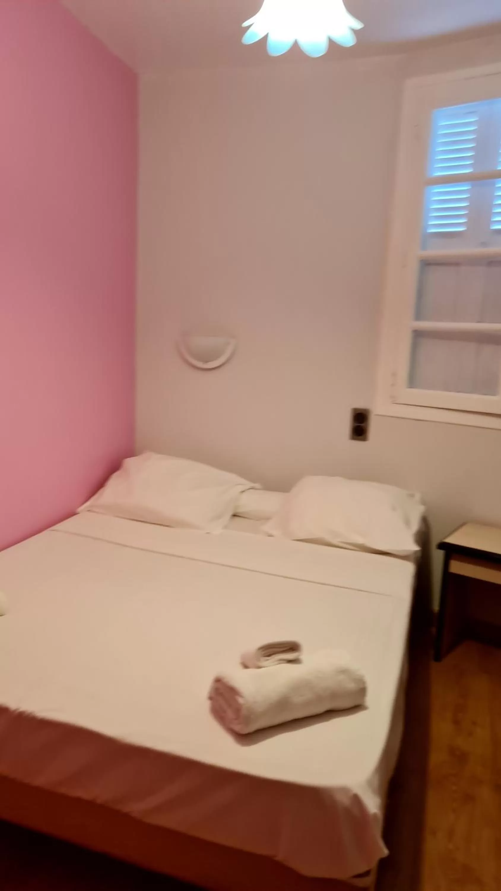 Bed in Hôtel Le Milan