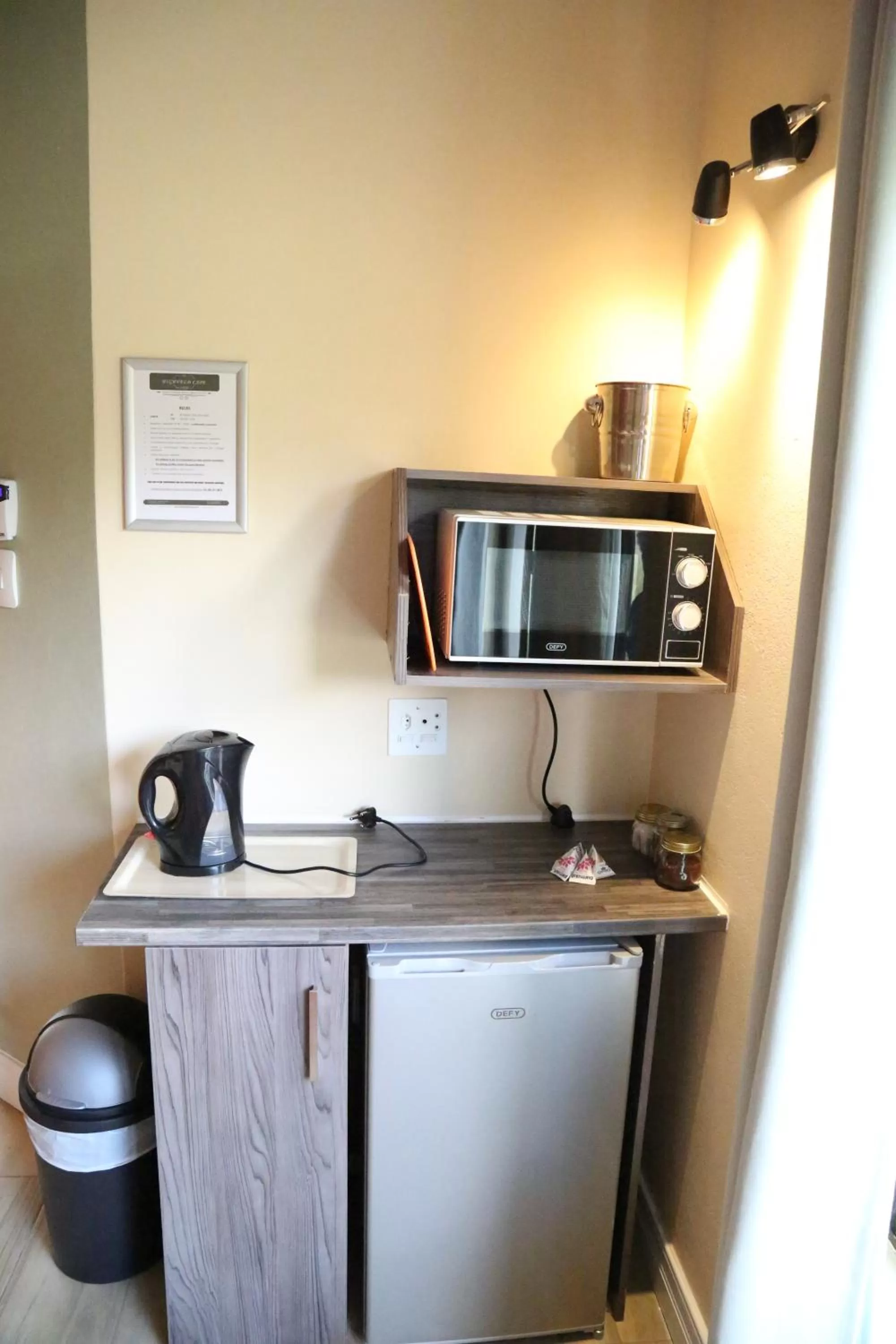 Kitchen/Kitchenette in The Highveld Cape Inn