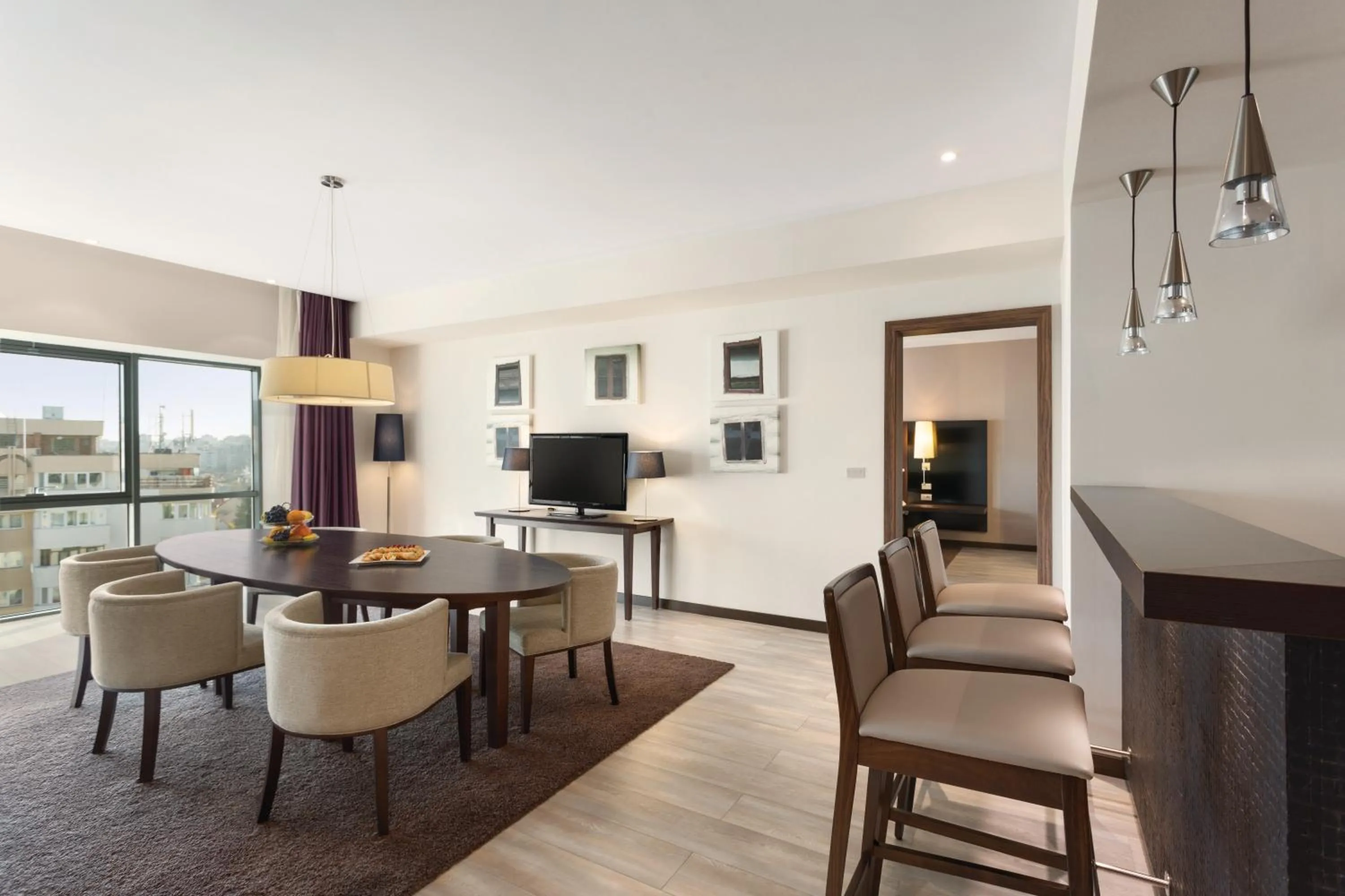 Living room in Hotel Ramada Pitesti