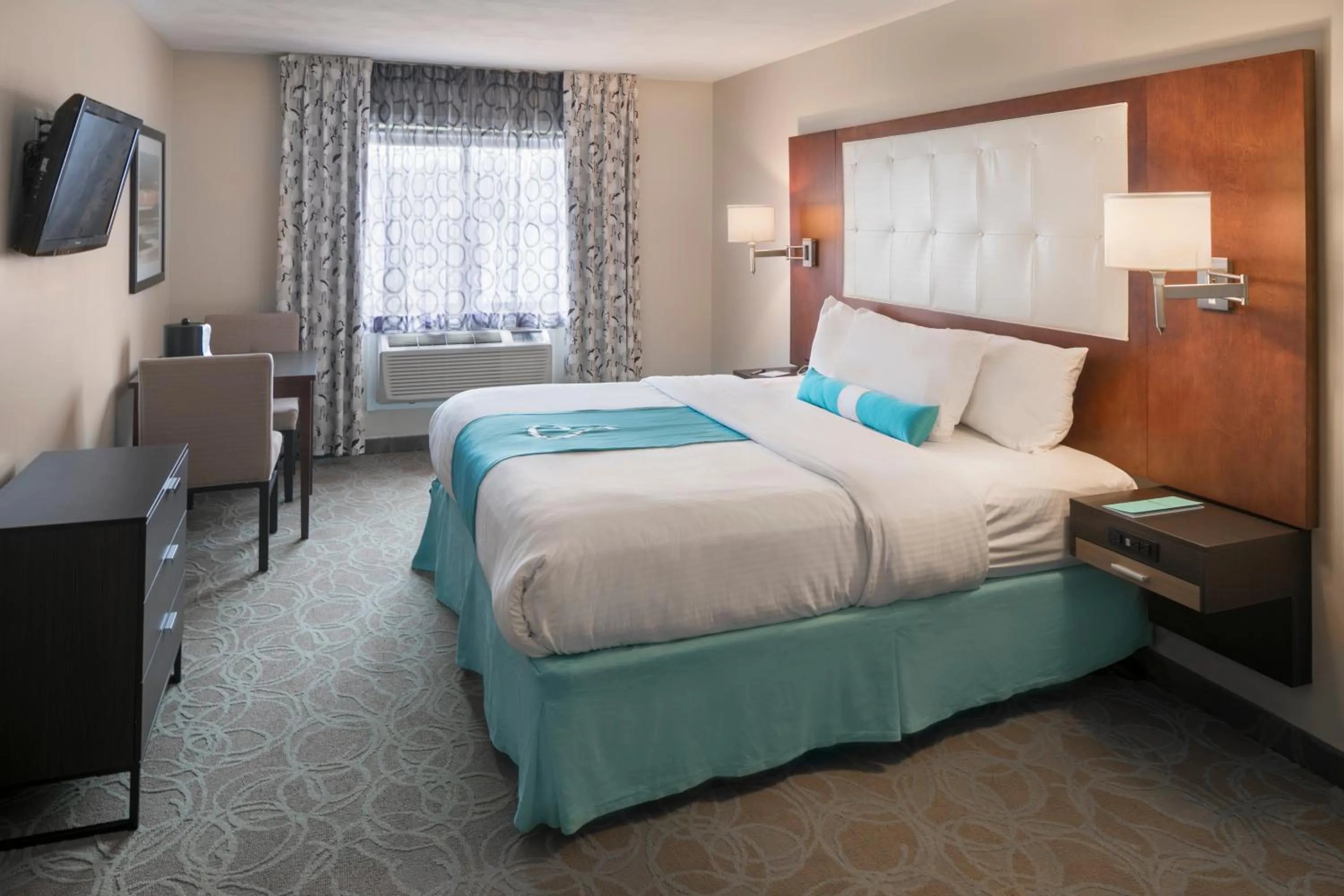 Shower, Bed in Aqua Blue Hotel