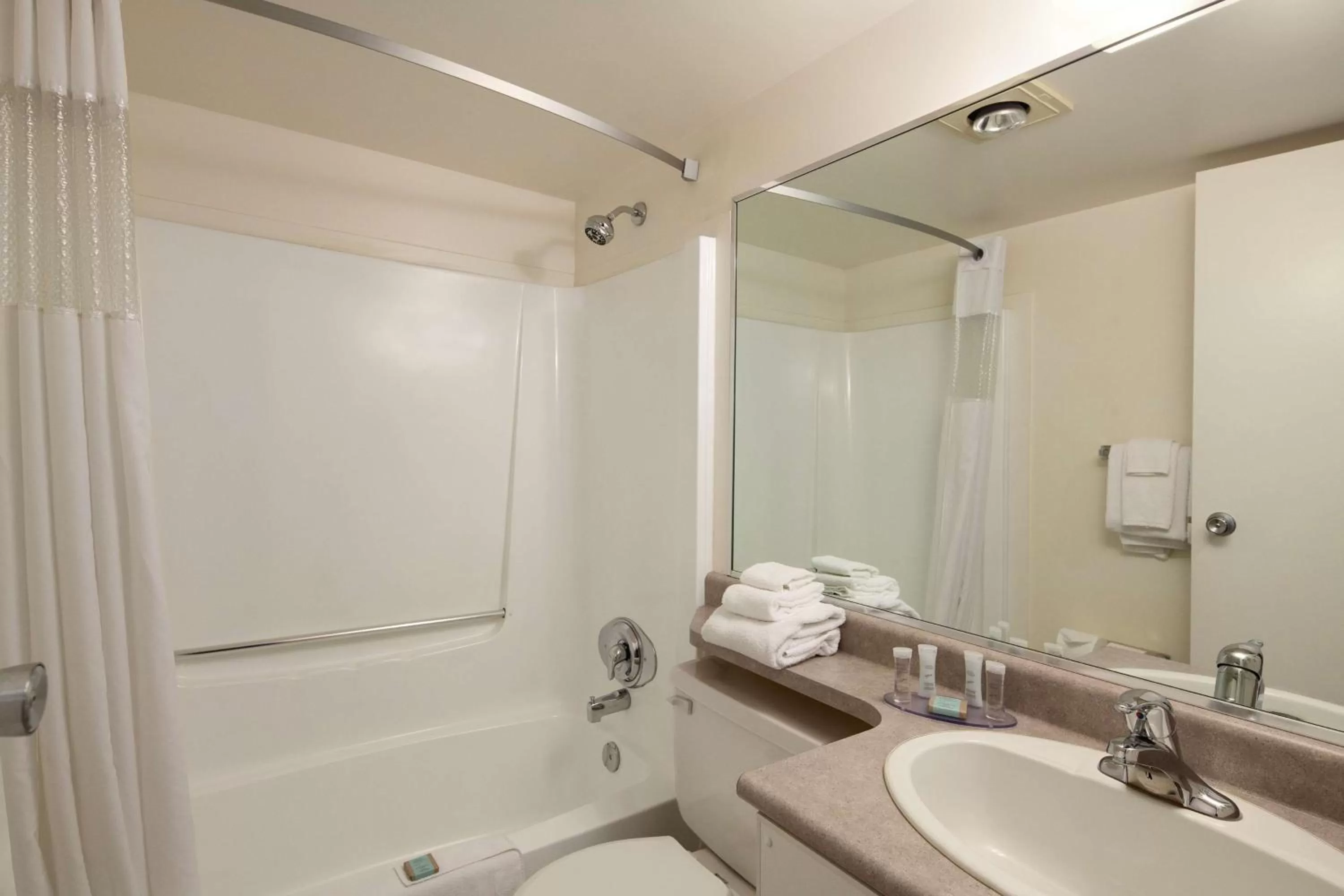 Bathroom in Travelodge by Wyndham Nanaimo