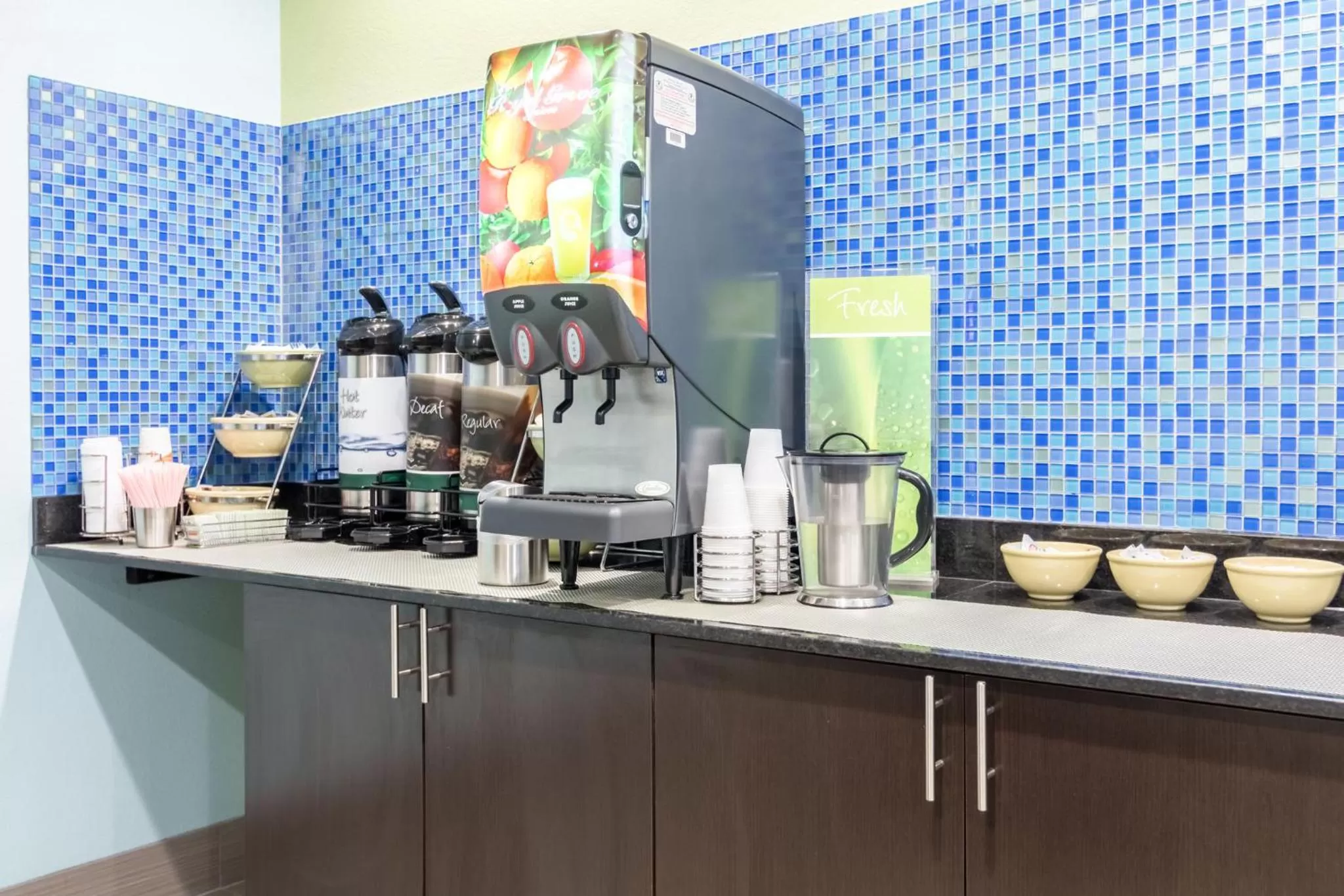 Coffee/tea facilities in Quality Inn & Suites Alma I-40