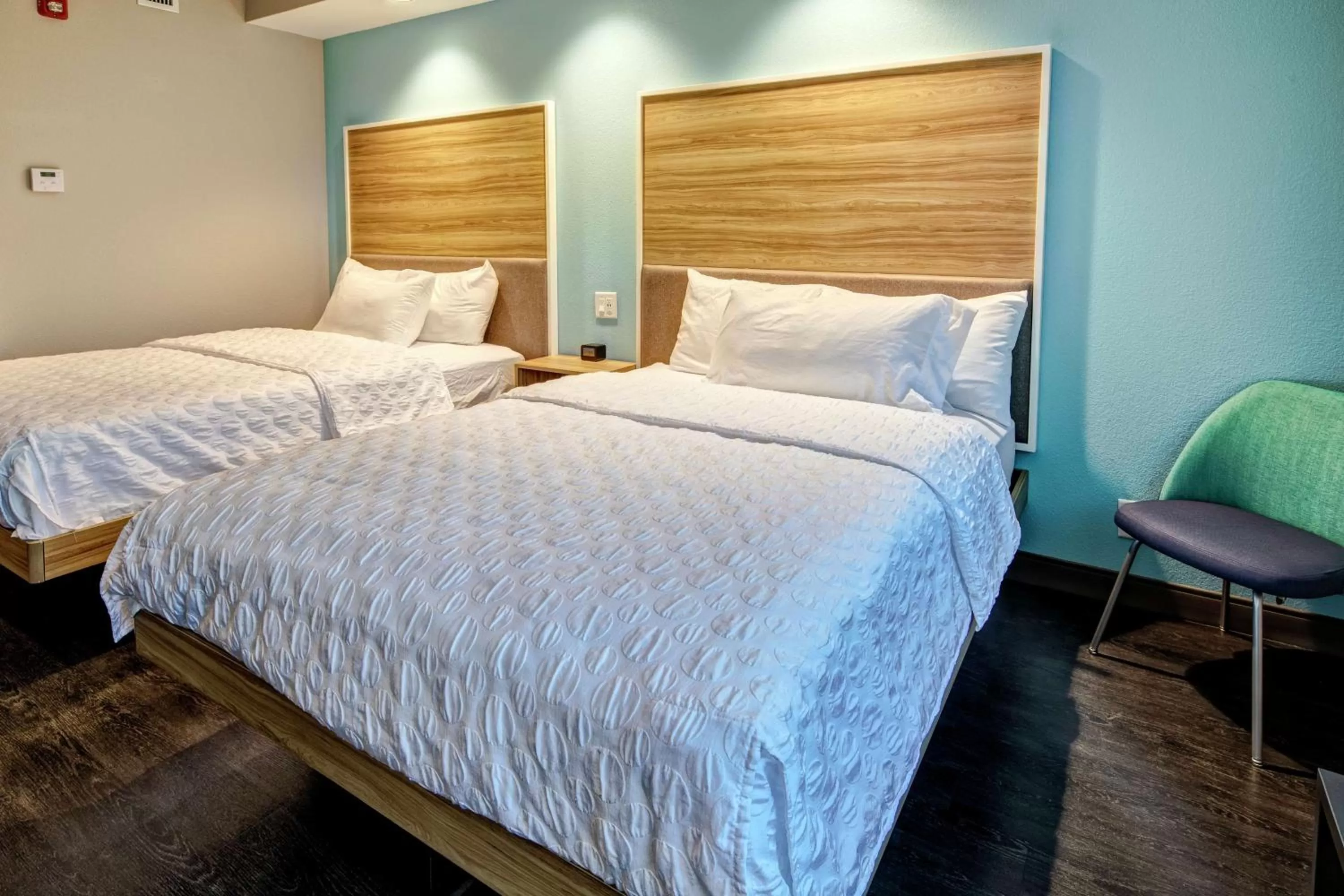 Bed in Tru By Hilton Roanoke Hollins