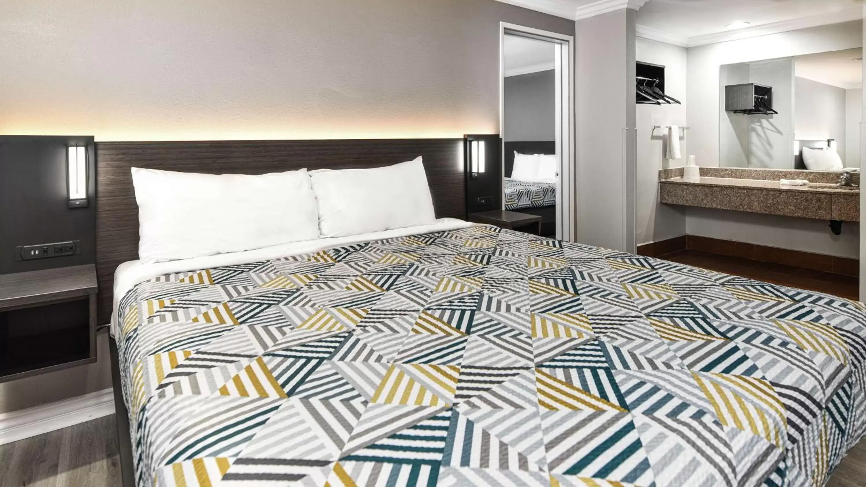 King Room with Roll-in Shower - Disability Access - Non-Smoking in Motel 6-Anaheim, CA - Convention Center King Room with Roll-in Shower - Disability Access - Non-Smoking in Motel 6-Anaheim, CA - Convention Center