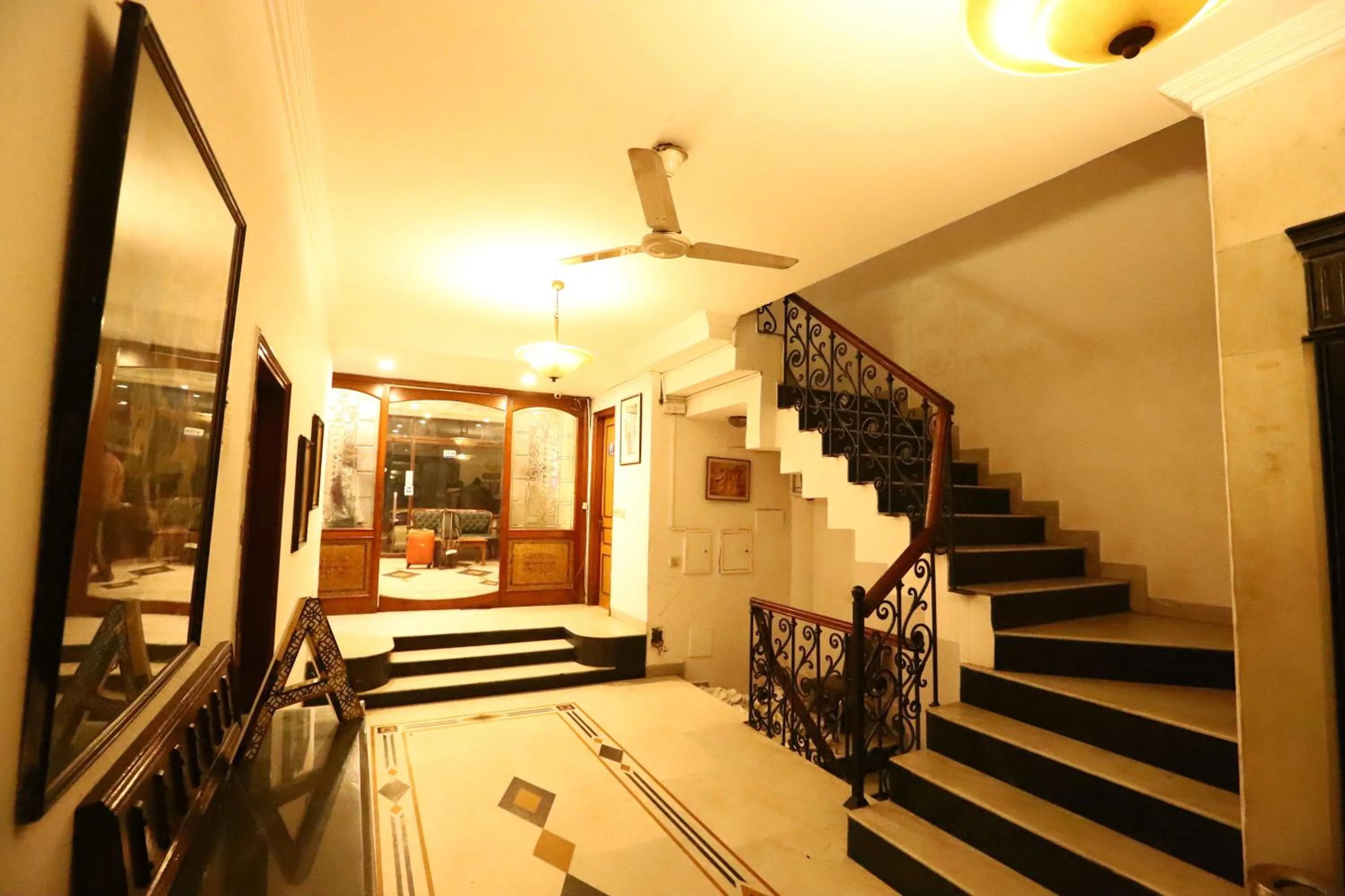 Lobby or reception in Hotel Ambica Palace AIIMS New Delhi - Couple Friendly Local ID Accepted