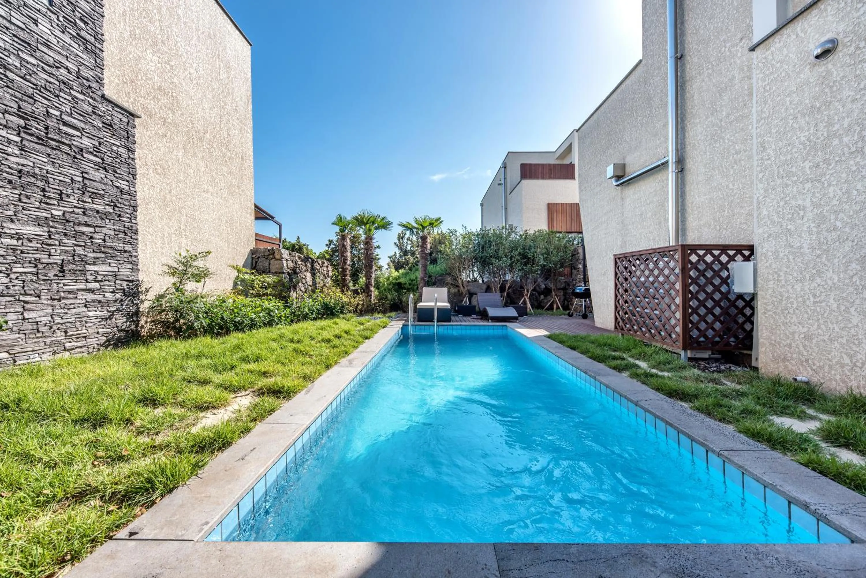 Swimming pool in Arts Spa&Poolvilla