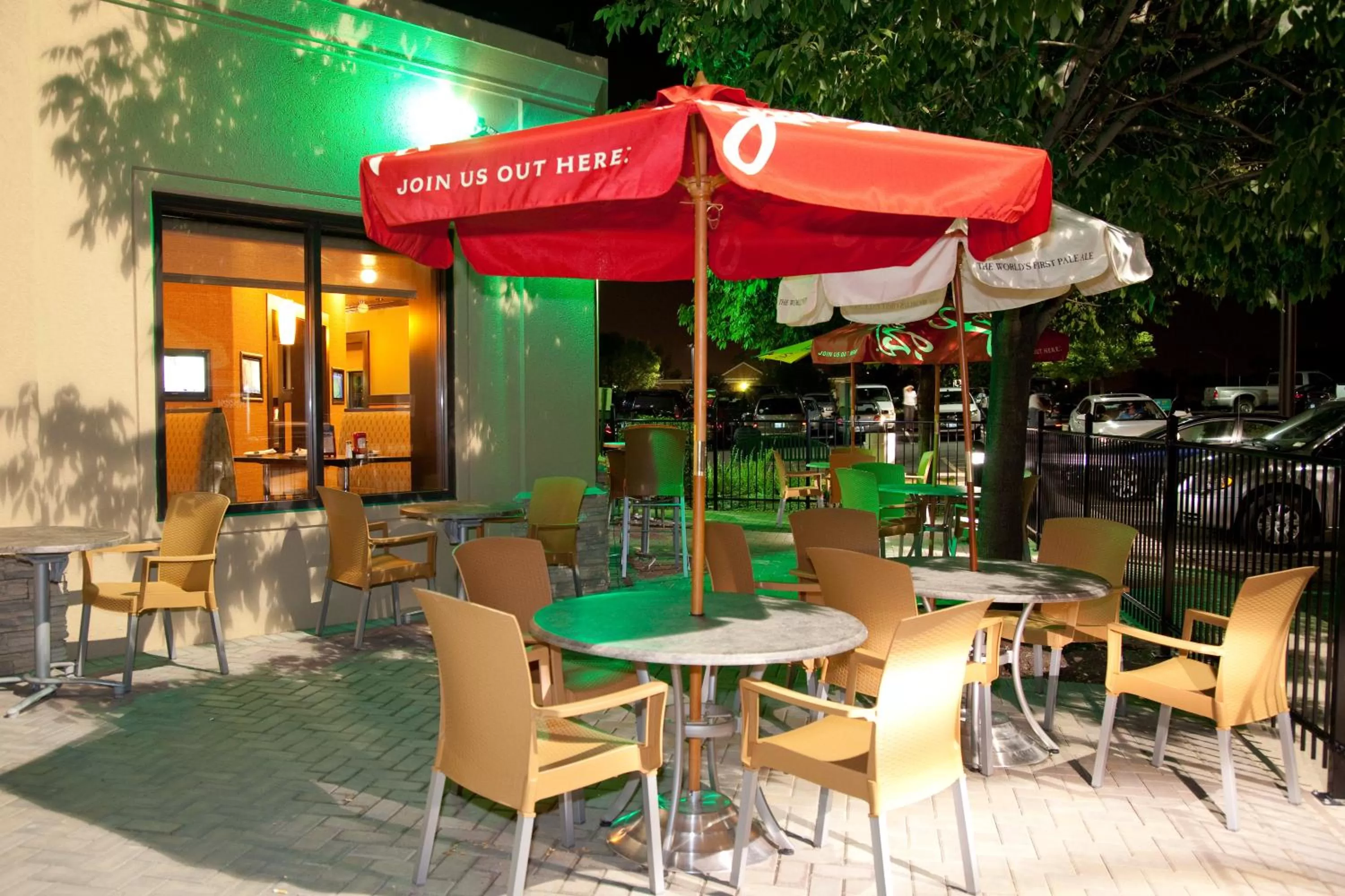 Restaurant/places to eat in Holiday Inn Hotel & Suites Chicago Northwest - Elgin by IHG