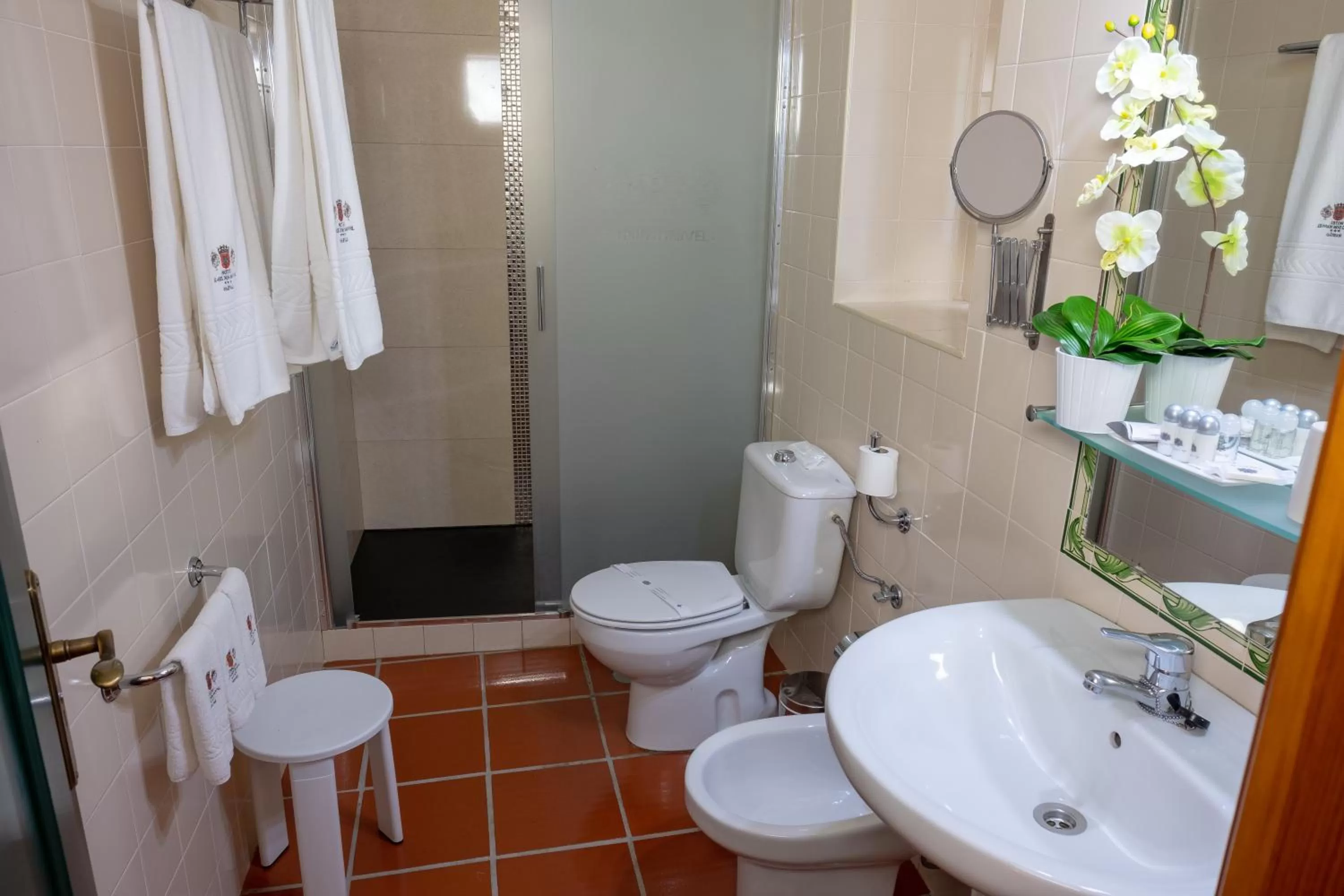 Shower in Hotel El Rei Dom Manuel