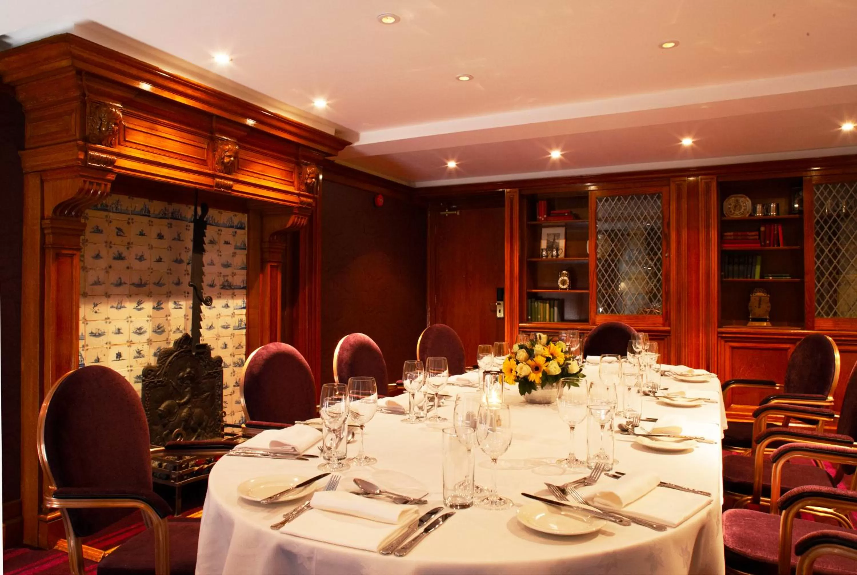 Restaurant/places to eat in The Lensbury Resort