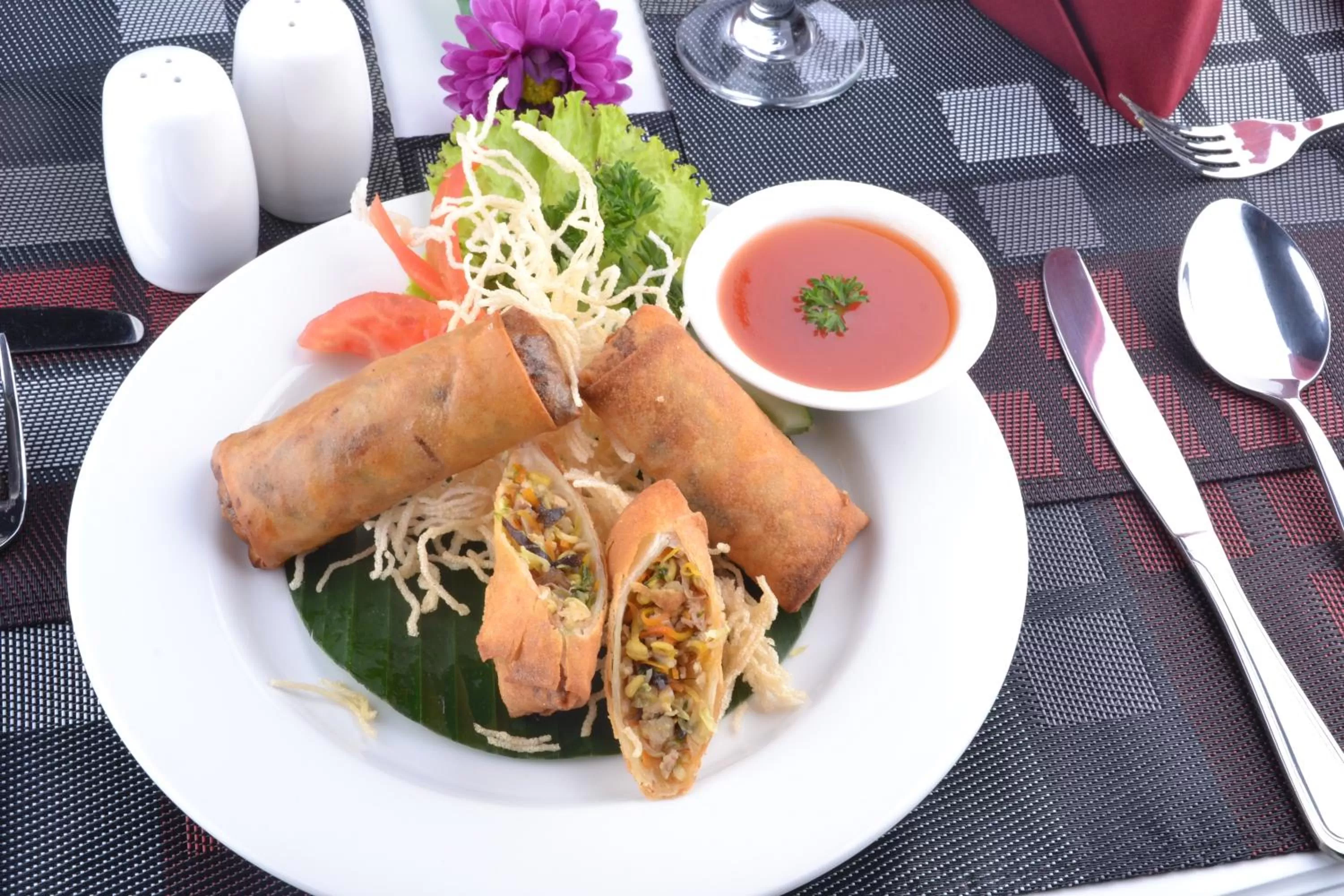 Food in The Cube Hotel Malioboro, Azana Hotels Collection