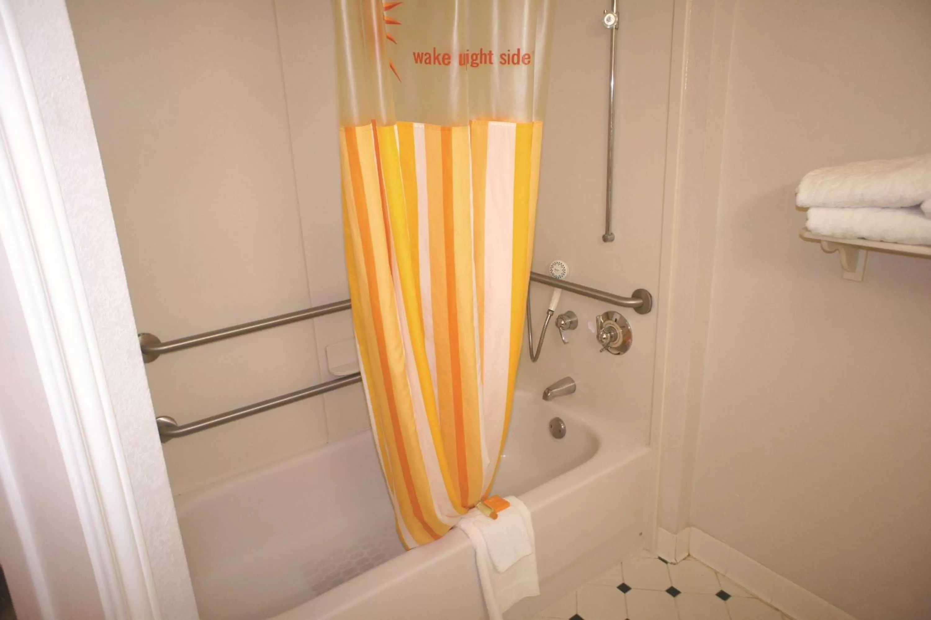 Photo of the whole room in La Quinta by Wyndham Winston-Salem