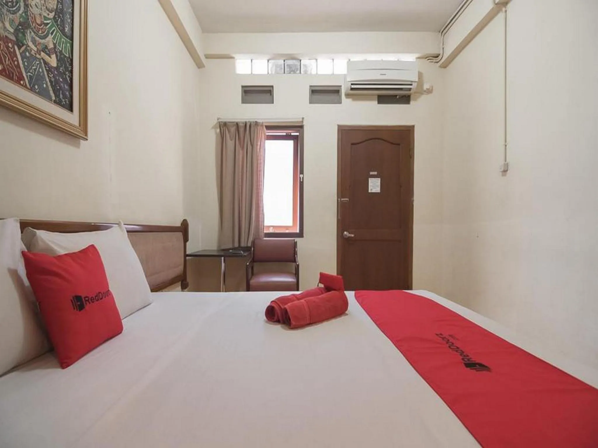 Bedroom, Bed in RedDoorz @ Buah Batu 3