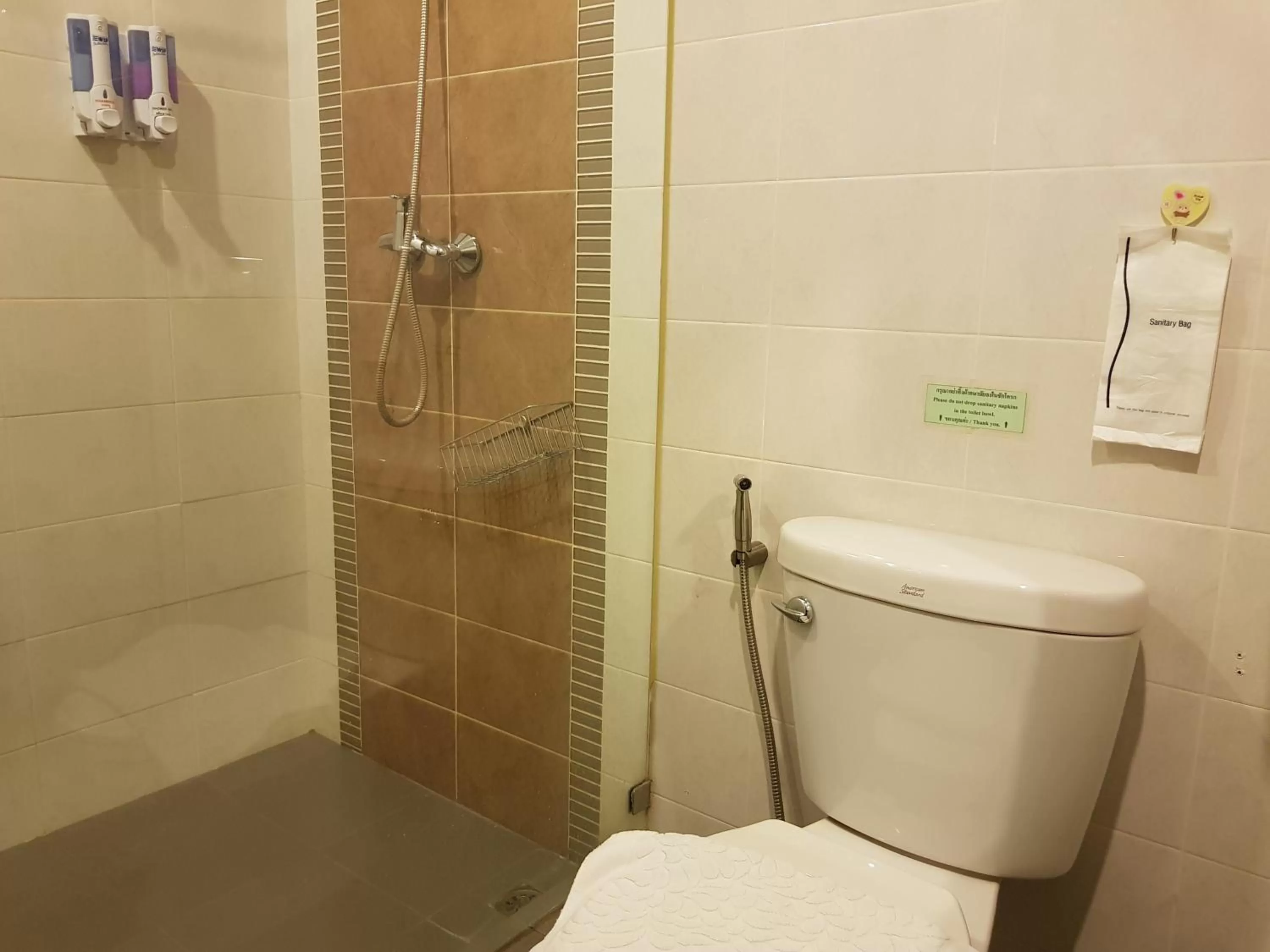 Bathroom in Pangviman Place Resotel SHA Plus