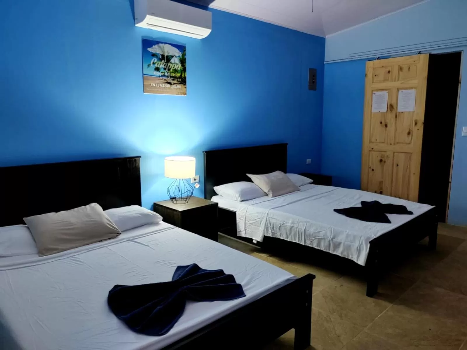 Property building, Bed in Hotel Catappa