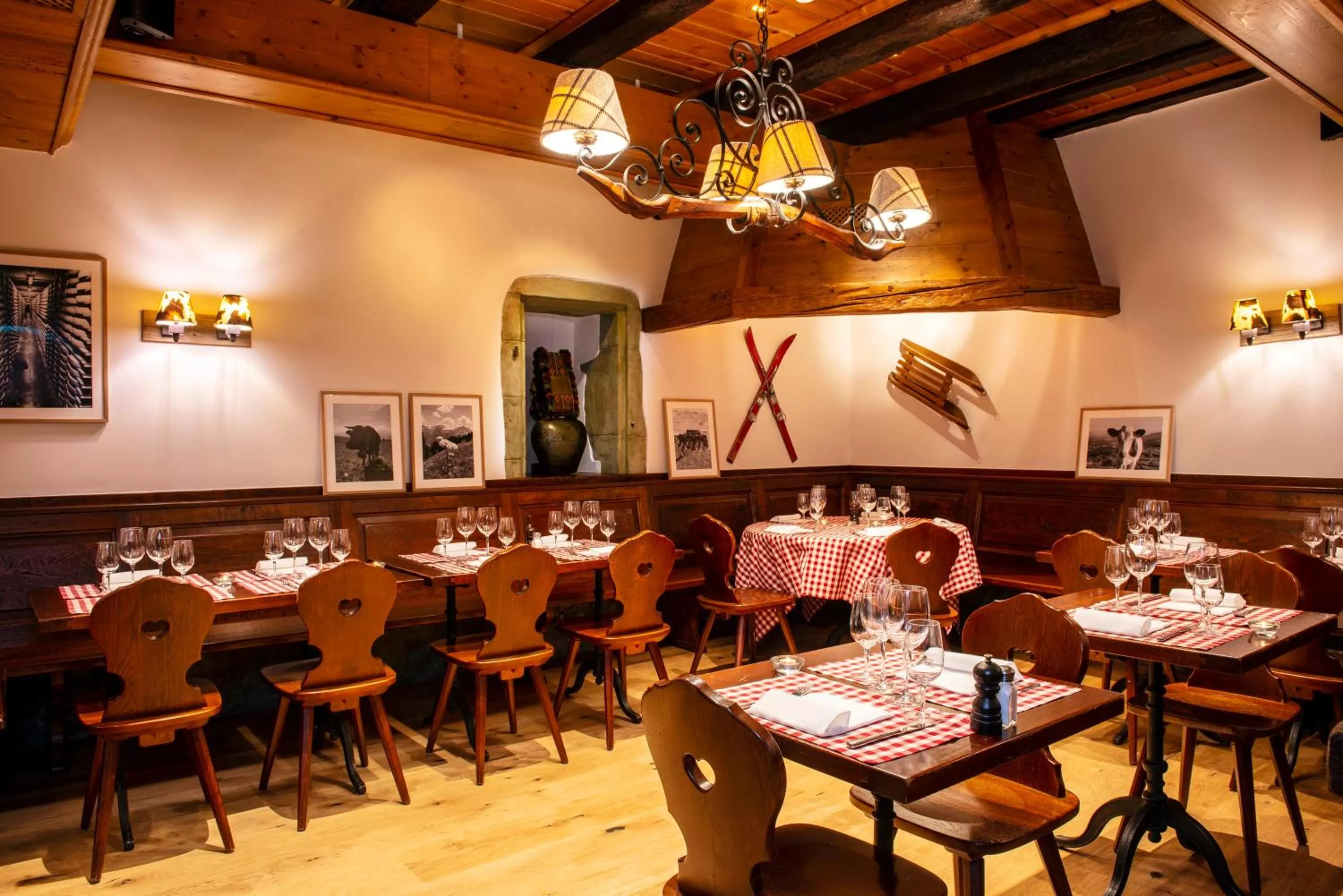 Restaurant/places to eat in Hôtel Les Armures