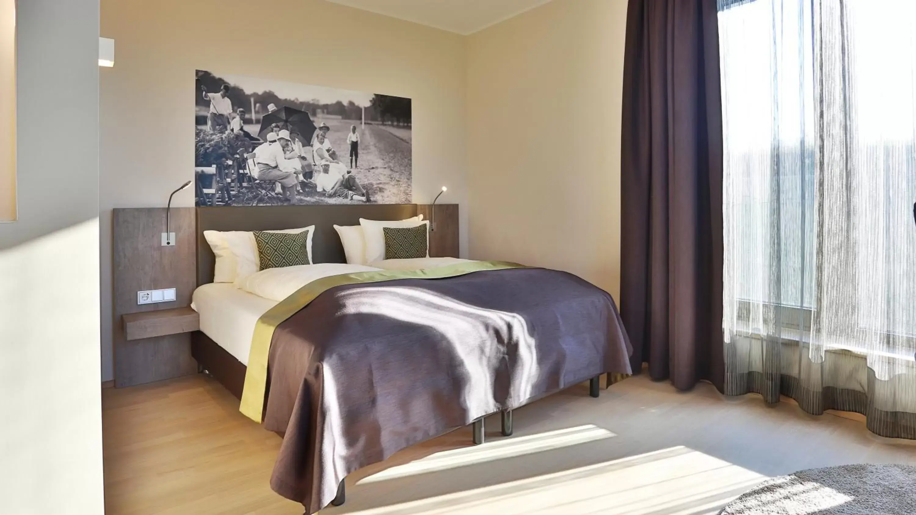 Deluxe Doppelzimmer Kingsize Feeling in Hotel TheGreen Deluxe Doppelzimmer Kingsize Feeling in Hotel TheGreen