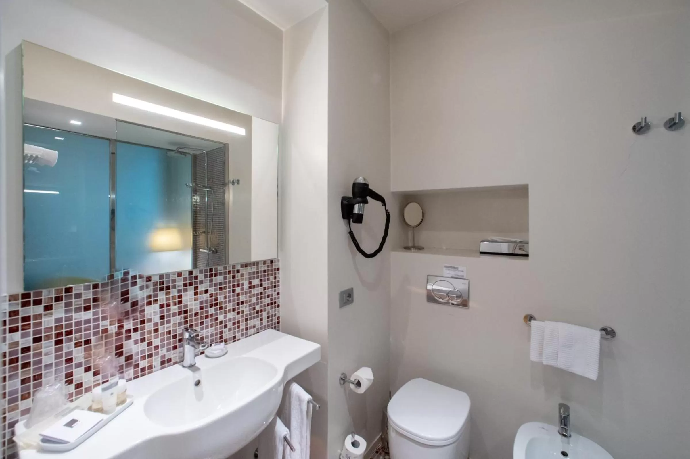 Toilet in Hotel Annunziata