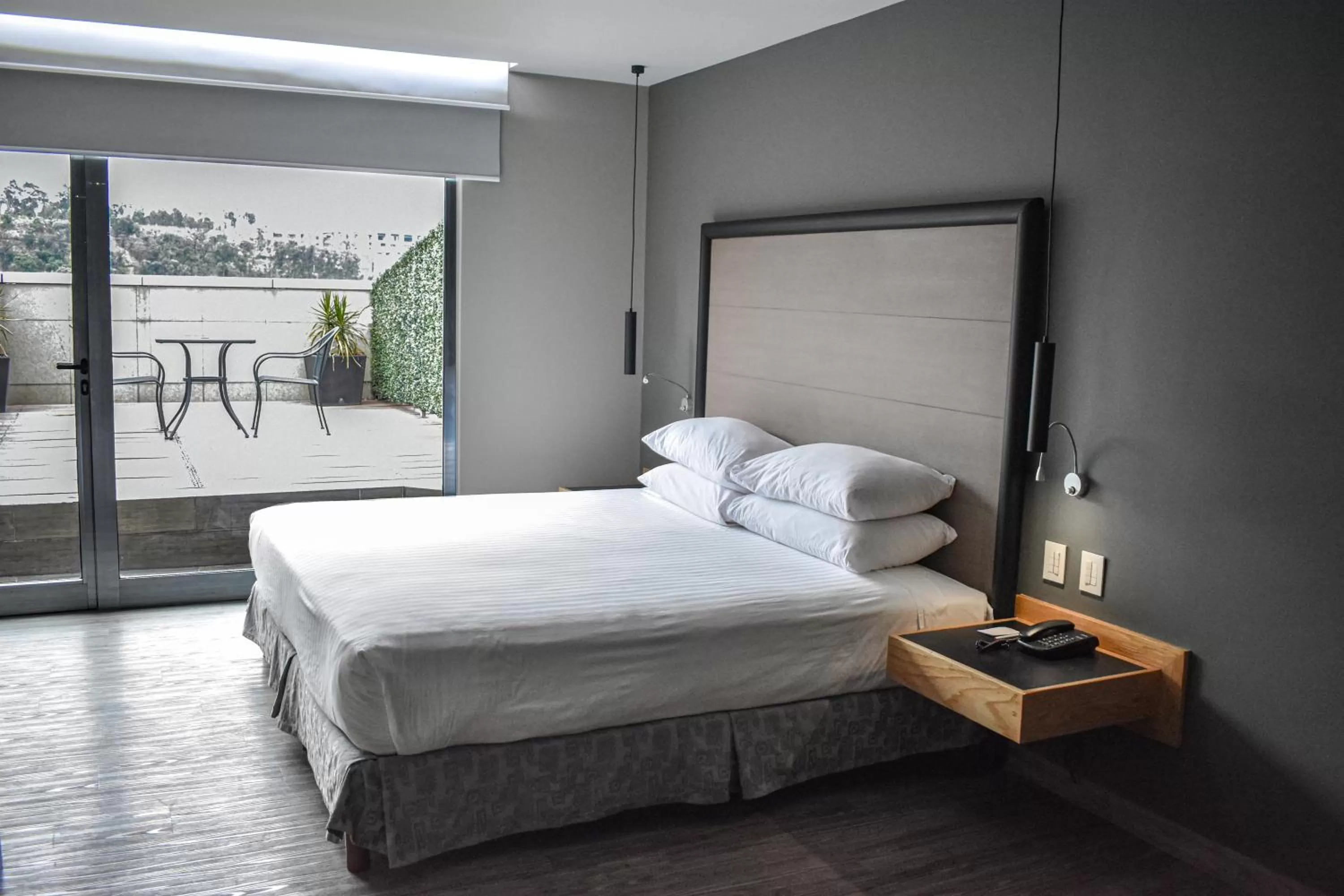 Photo of the whole room, Bed in Ramada by Wyndham Mexico City Santa Fe