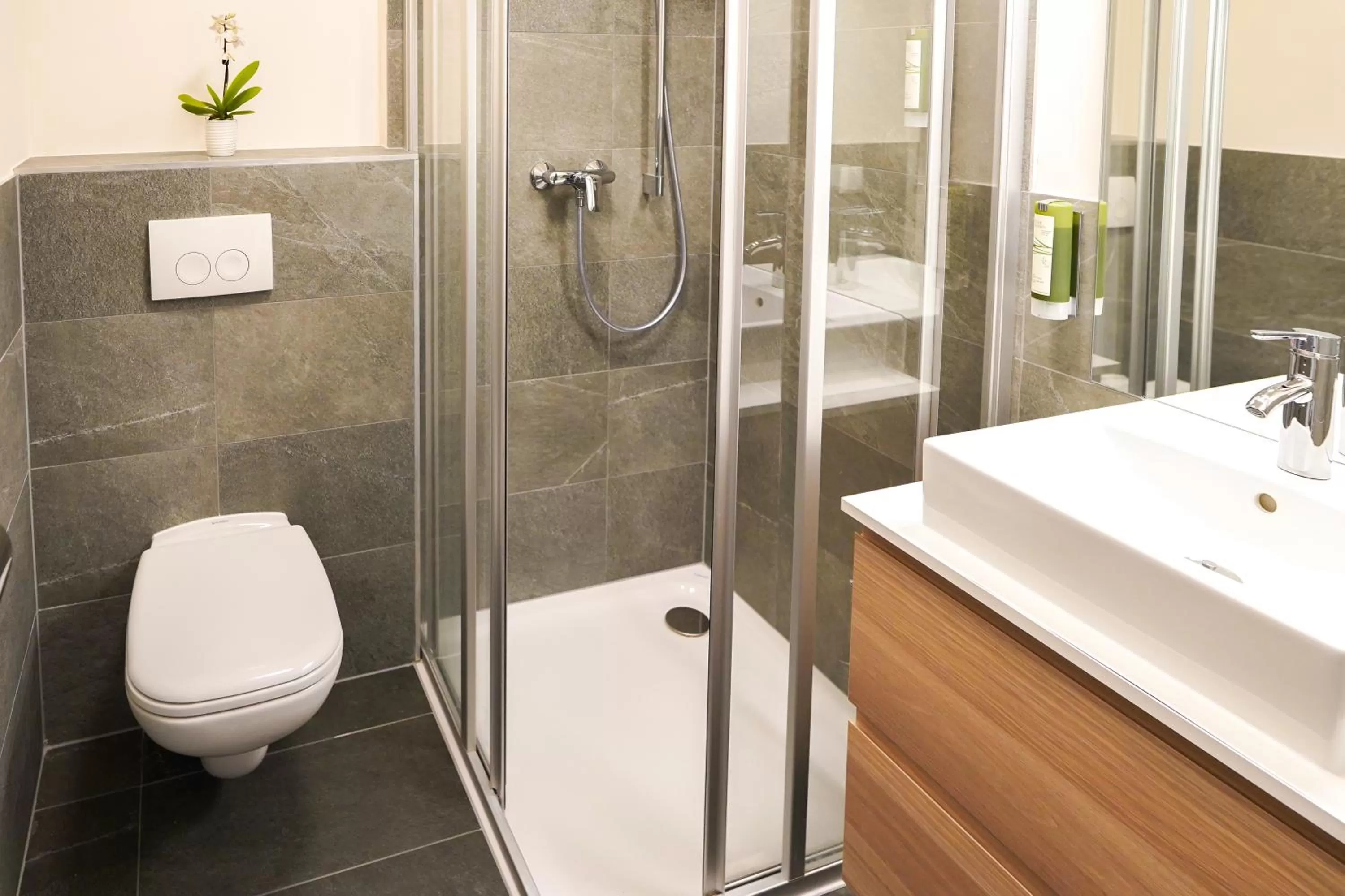 Bathroom in Citadines South Vienna