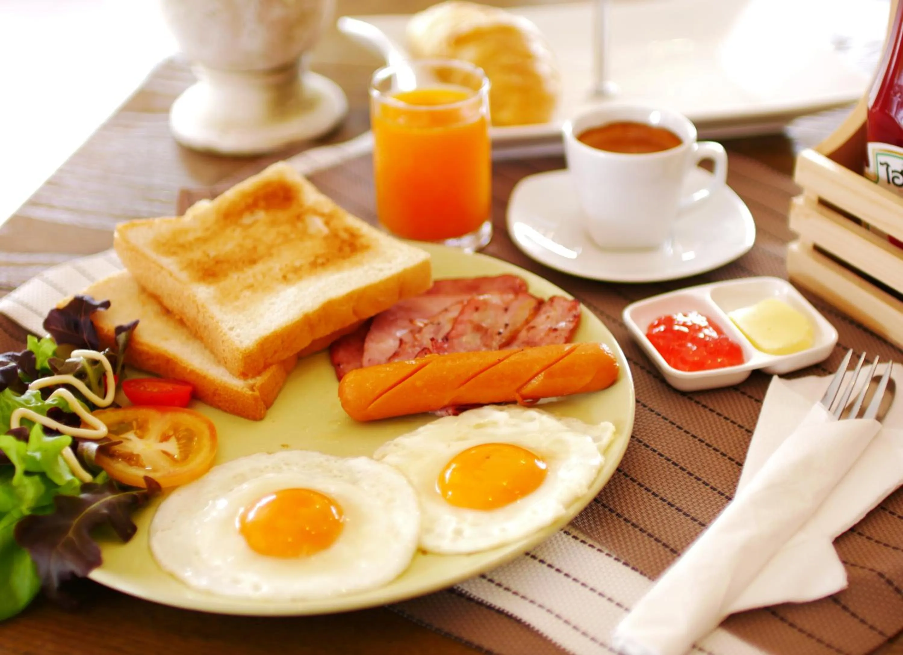 Restaurant/places to eat in Breezotel - SHA Certified