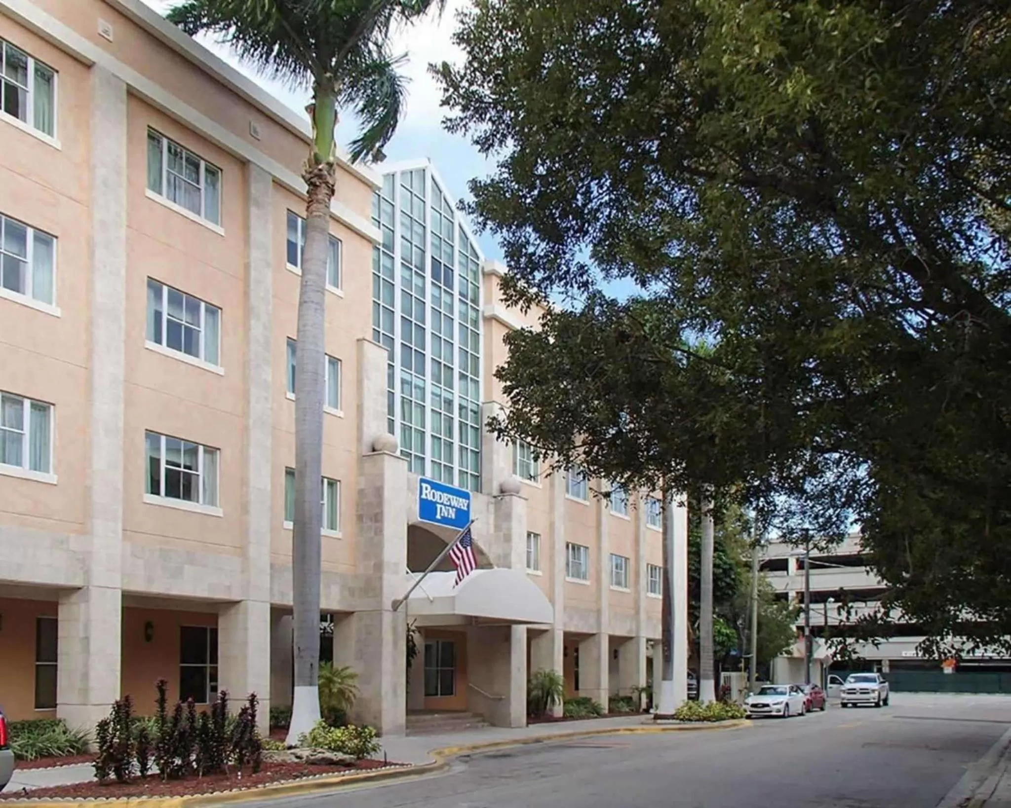 Property building in Rodeway Inn South Miami - Coral Gables