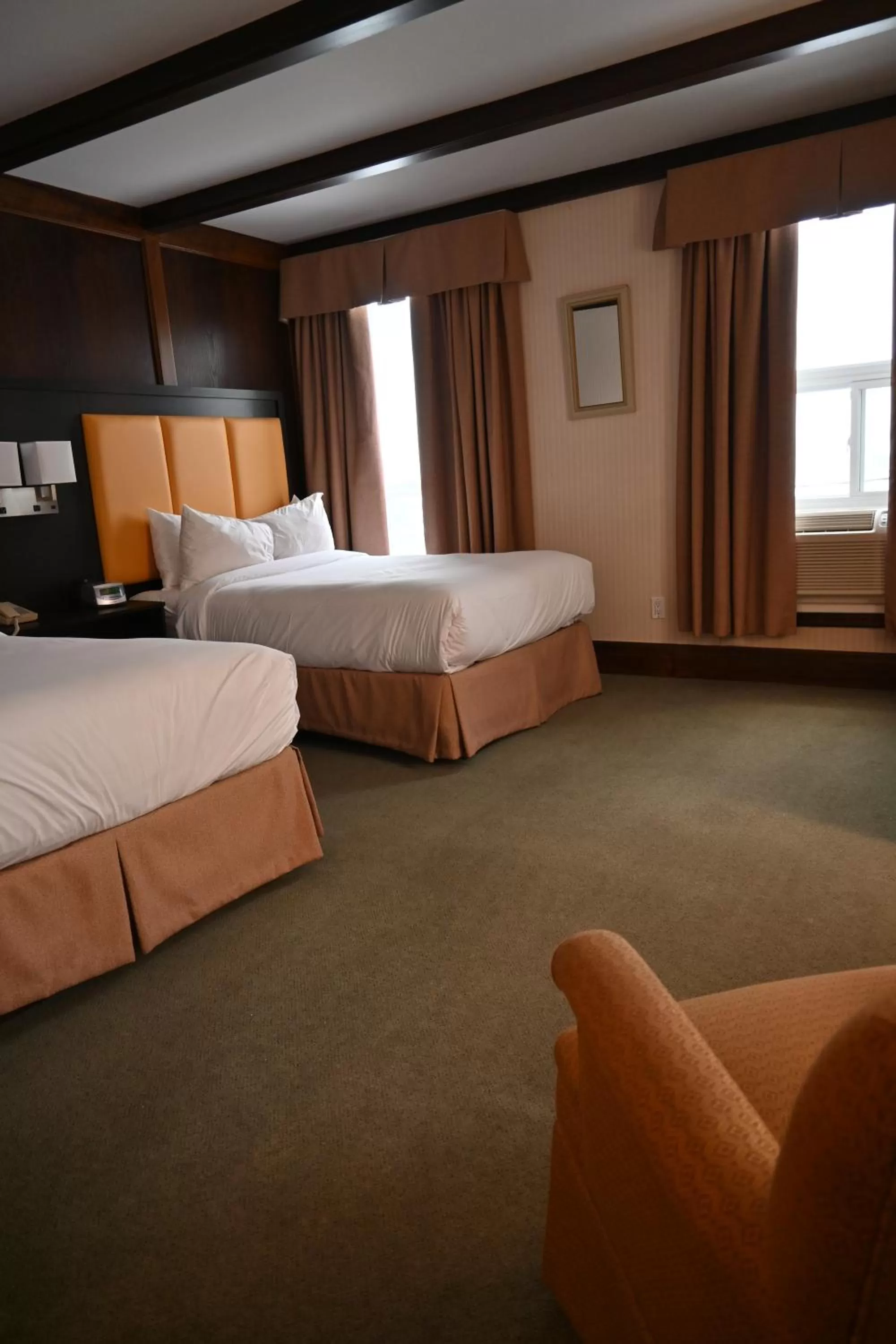 Bedroom, Bed in The Gananoque Inn