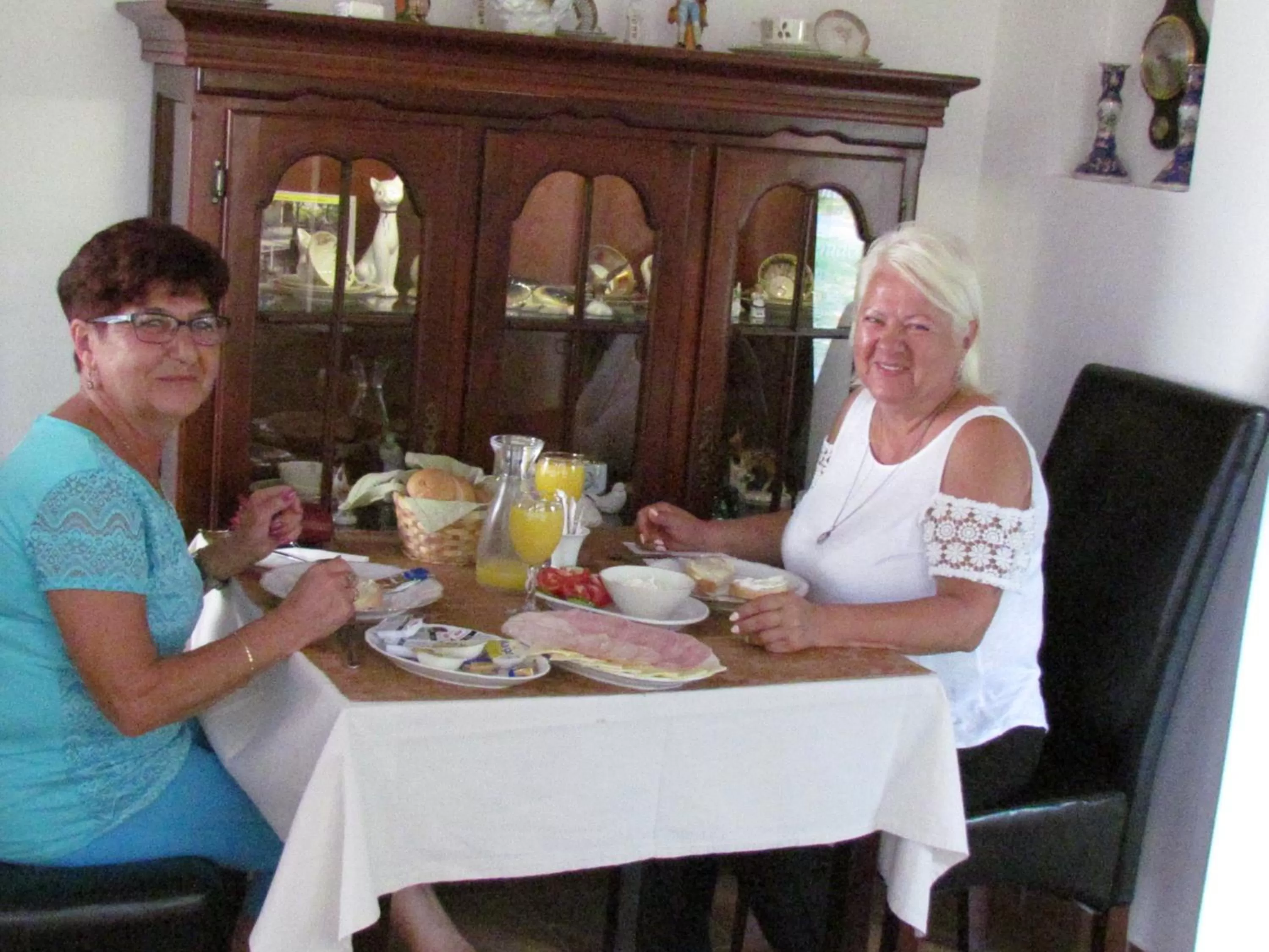 People in Pansion Vila Vanda