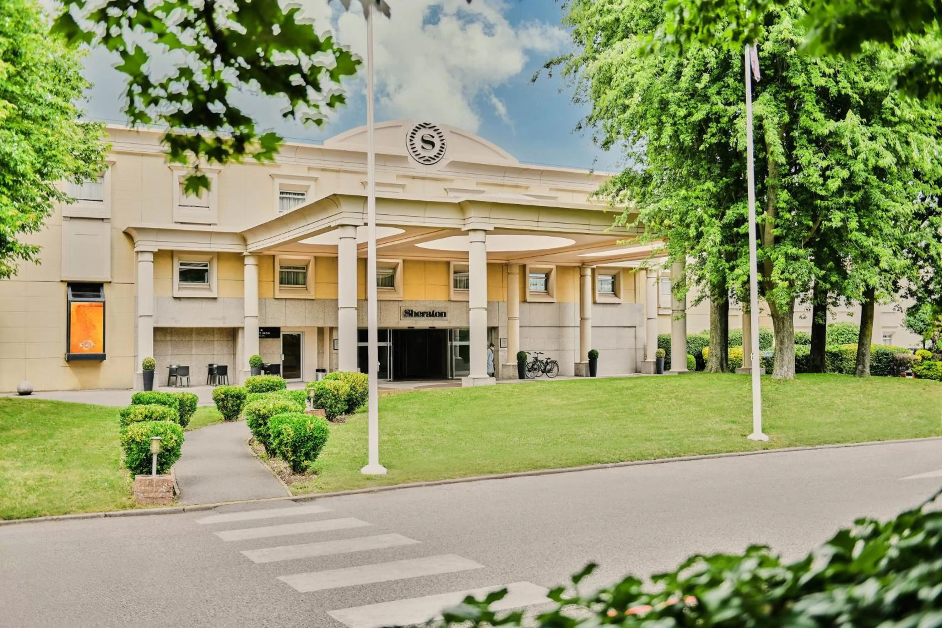 Property building in Sheraton Heathrow Hotel