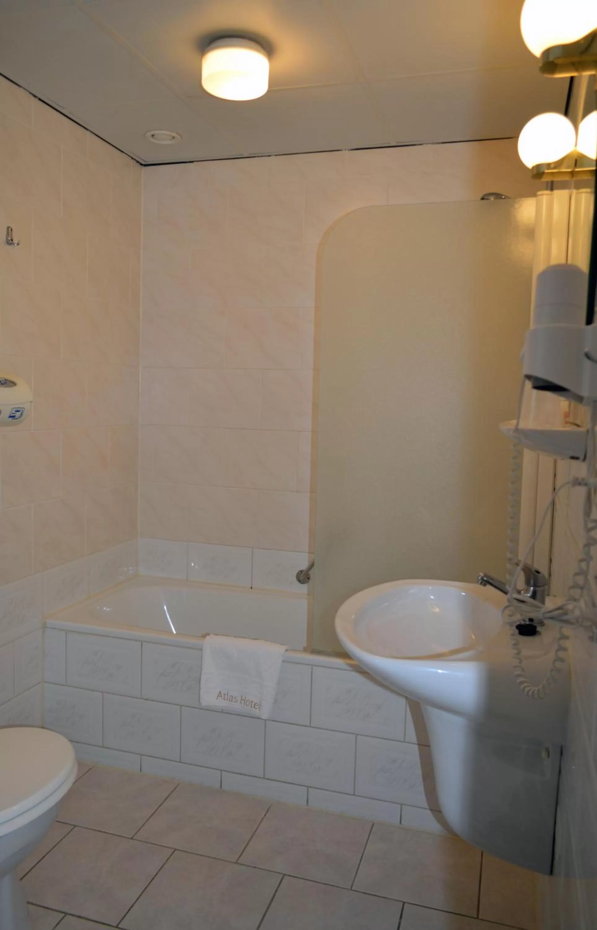 Bathroom in Atlas Hotel Holiday