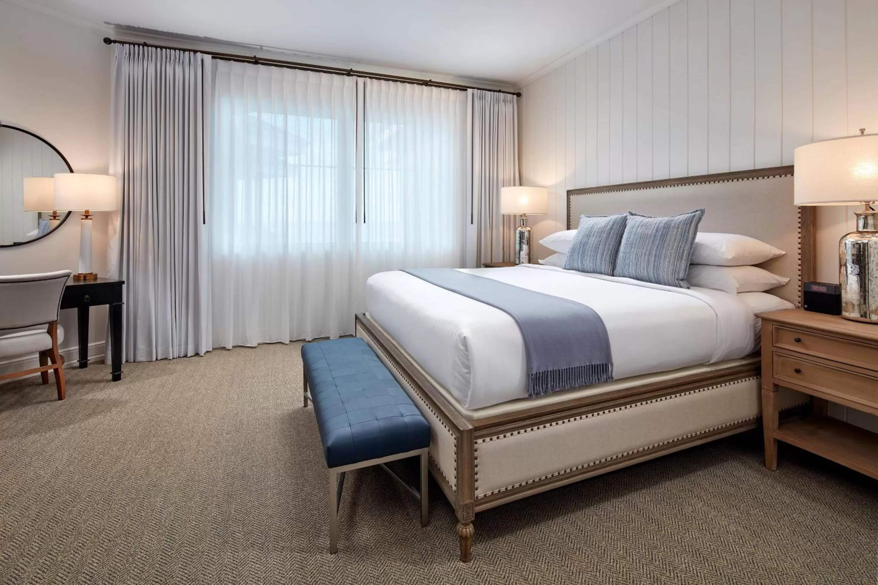 Classic King Room with Roll-in Shower - Mobility Accessible in Vespera Resort on Pismo Beach, Autograph Collection