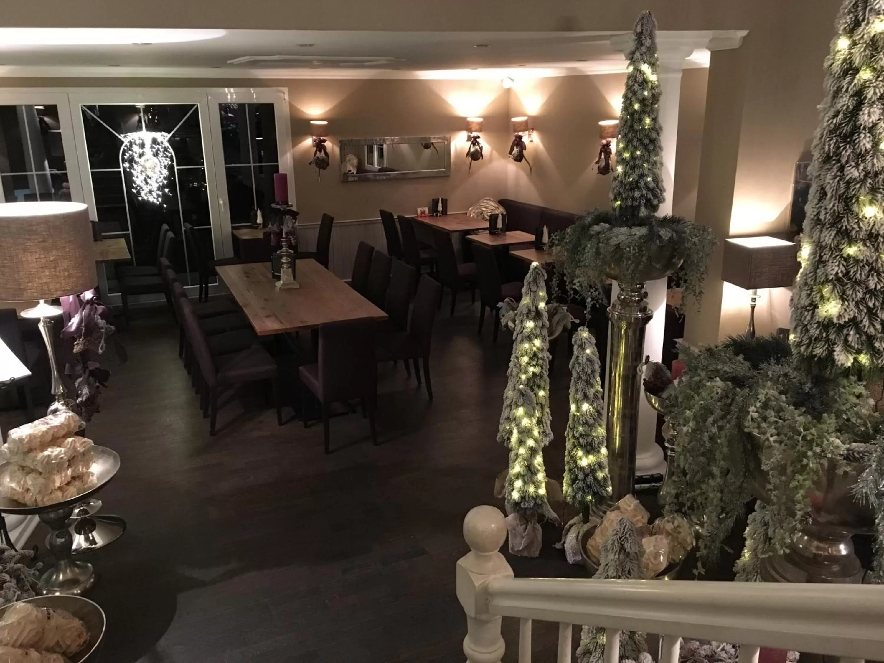 Restaurant/Places to Eat in Landcafe mit Mini Hotel