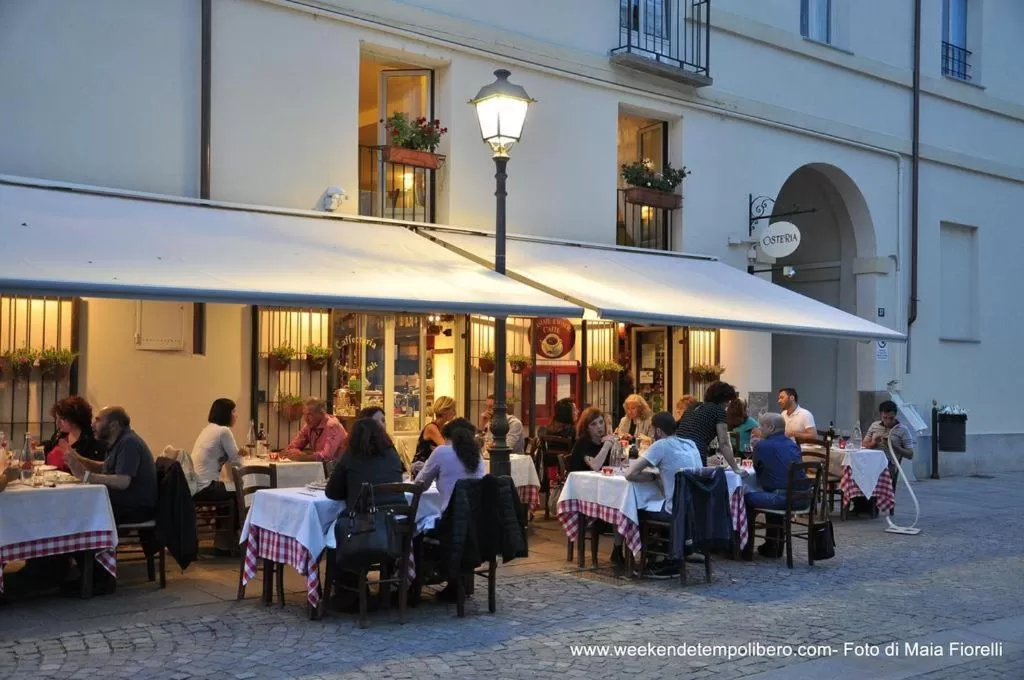 Restaurant/places to eat in Residence La Pera Bugiarda