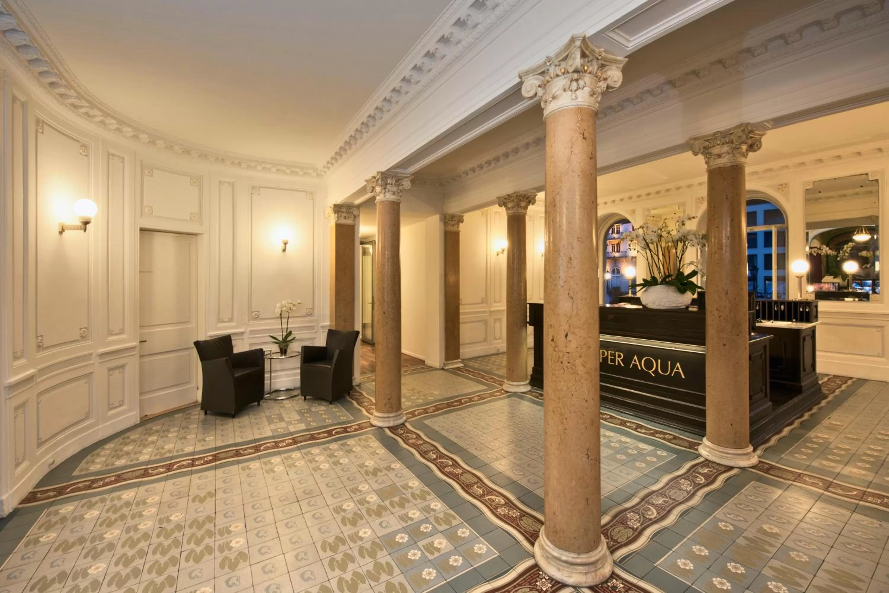 Lobby or reception in Limmathof Baden - Historisches Haus & Spa