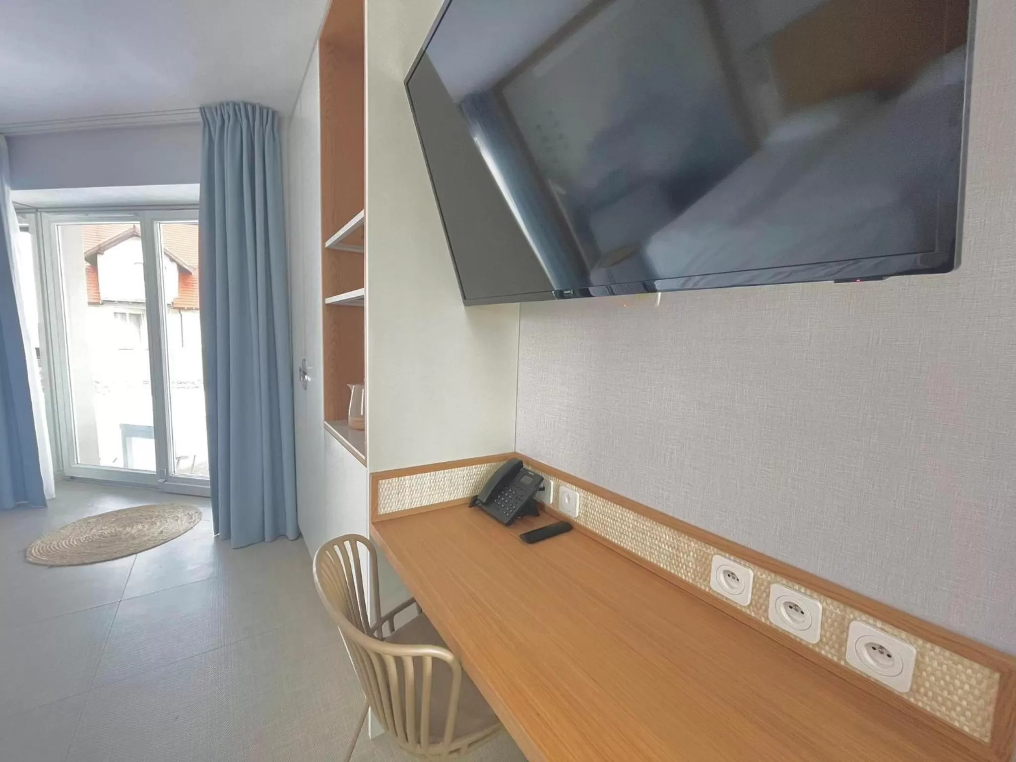 Other, TV/Entertainment Center in Hotel Zhong Hua