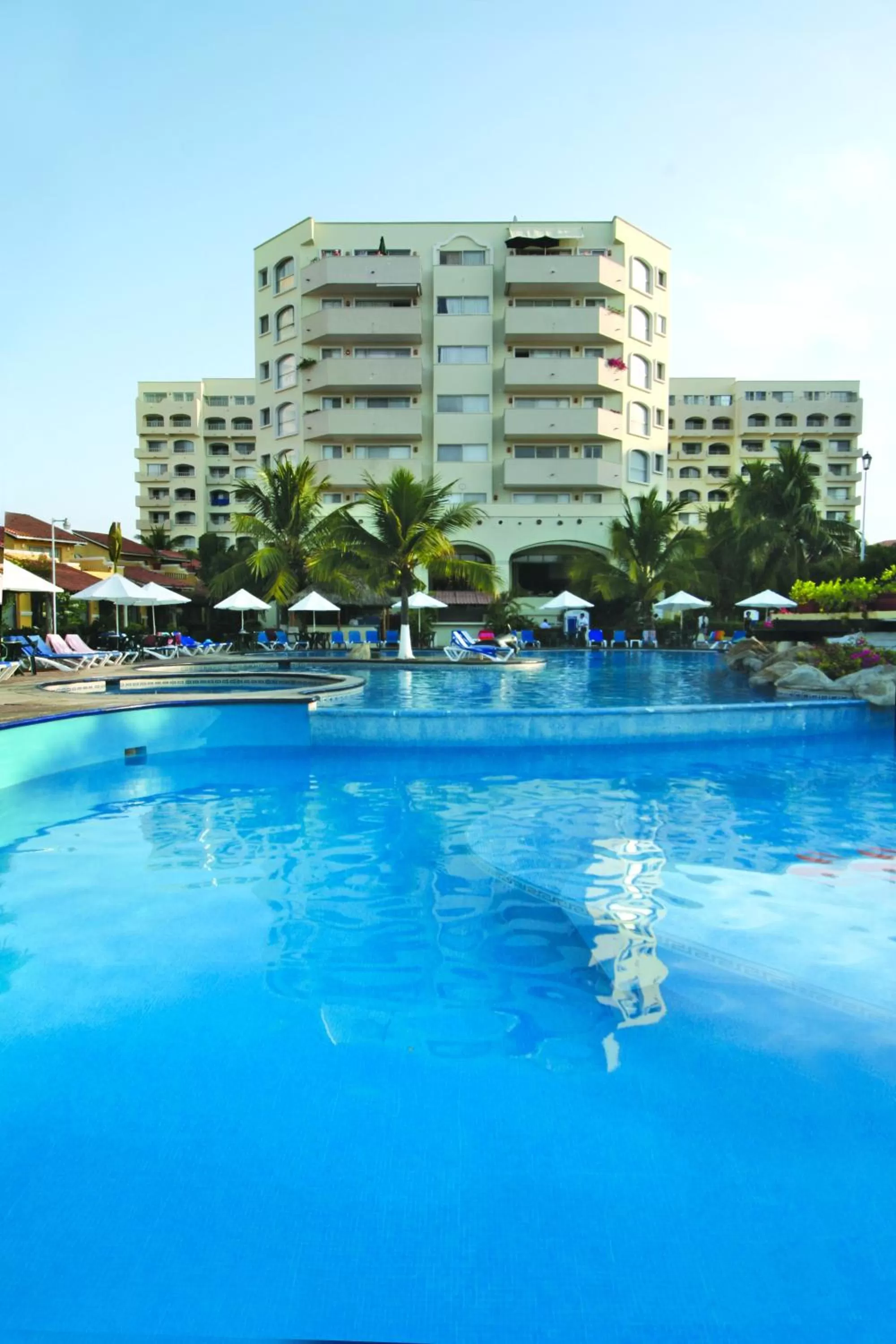 Property building in ENNA INN IXTAPA DEPARTAMENTOS ViSTA AL MAR