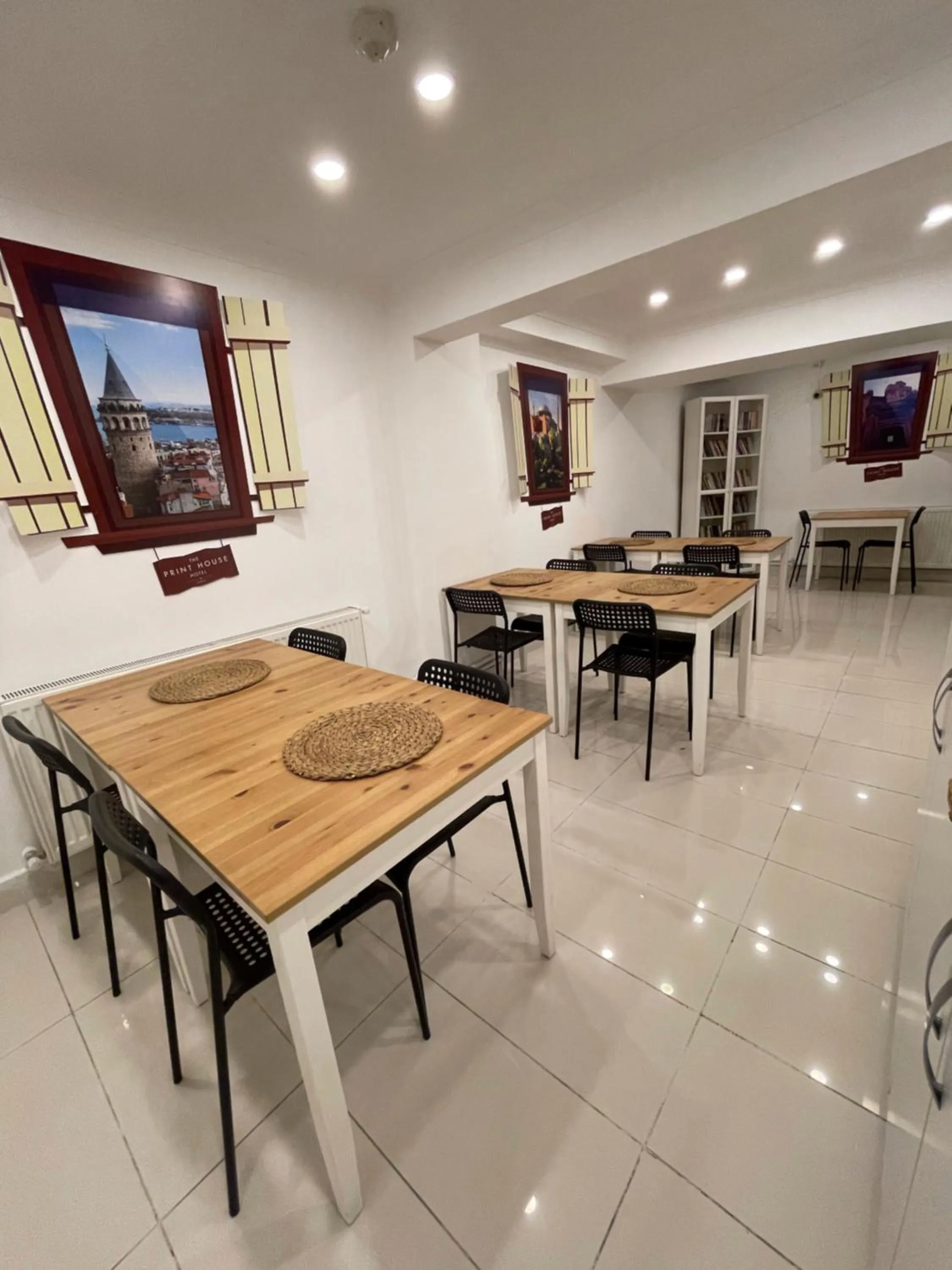 Restaurant/places to eat in The Print House Hotel