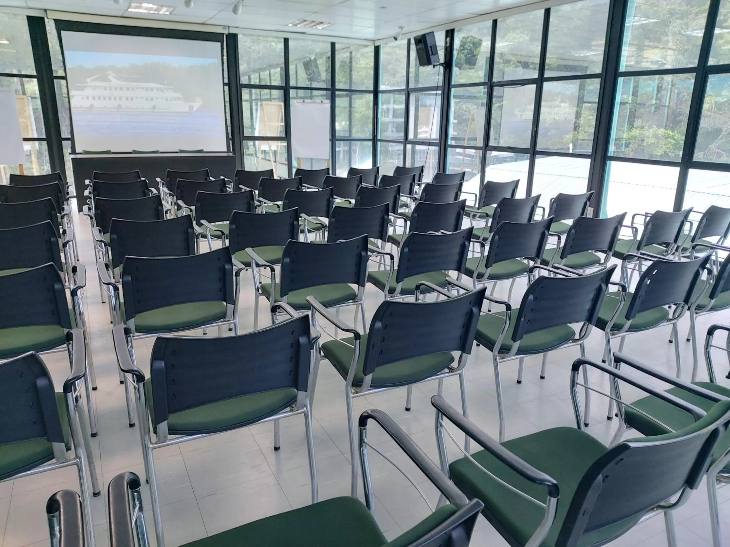 Activities, Business Area/Conference Room in Uiara Amazon Resort