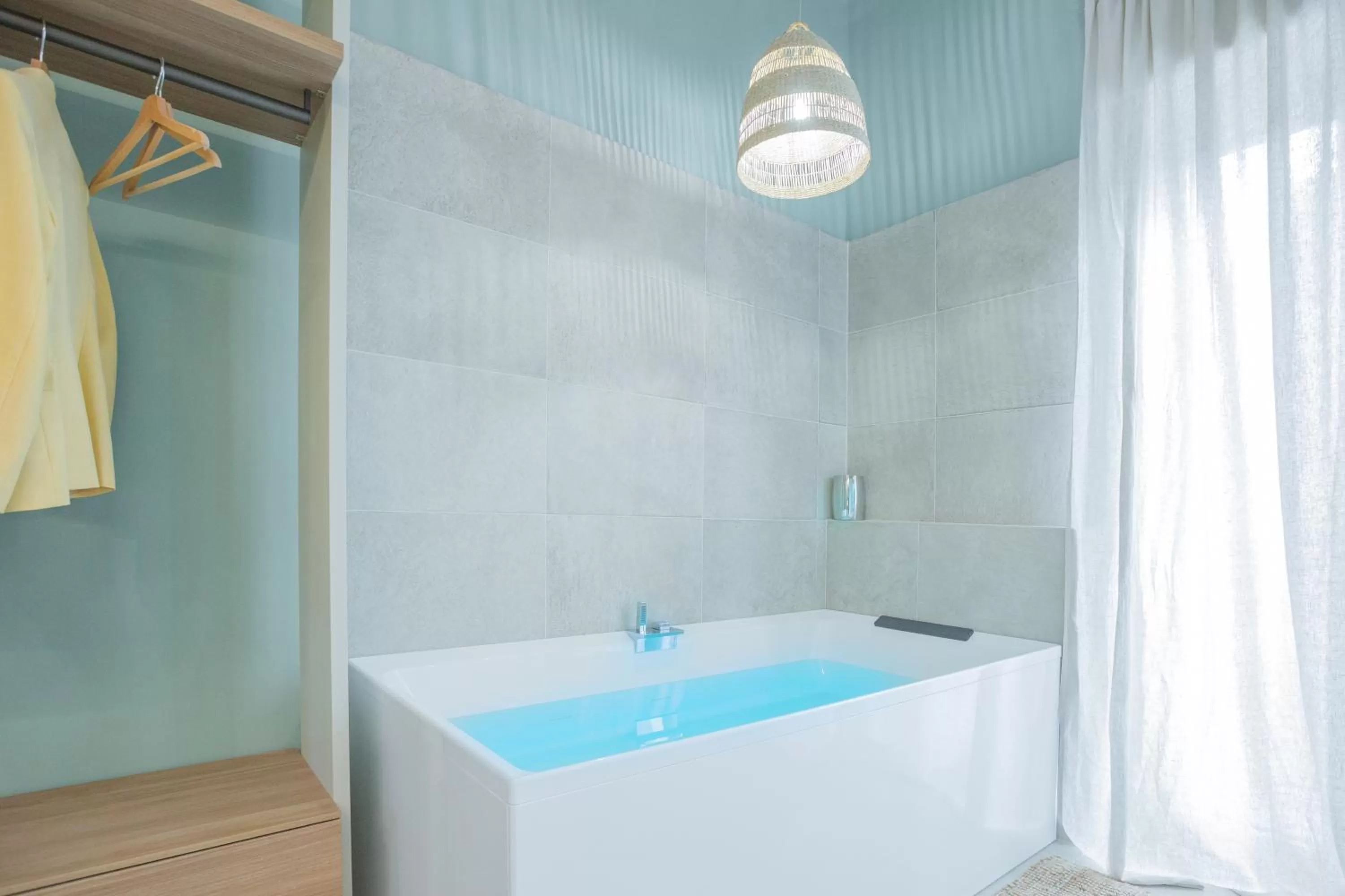 Hot Tub in Filia Solis - Old Town SUITEs & SPA